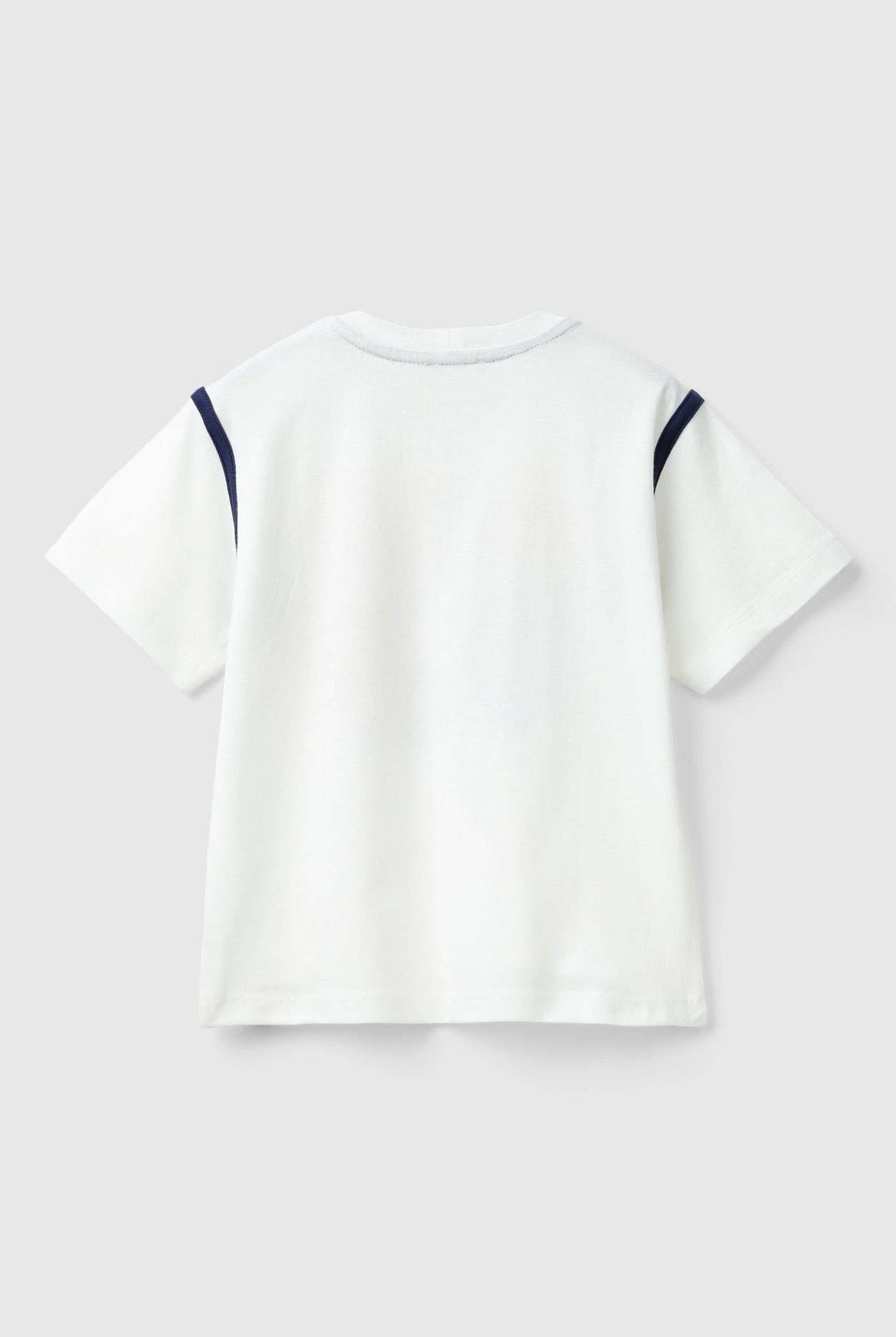 يونايتد كولورز اوف بينيتون تي شيرت اولادي بأكمام قصيرة بياقة دائرية وطباعة شعار جرافيتي