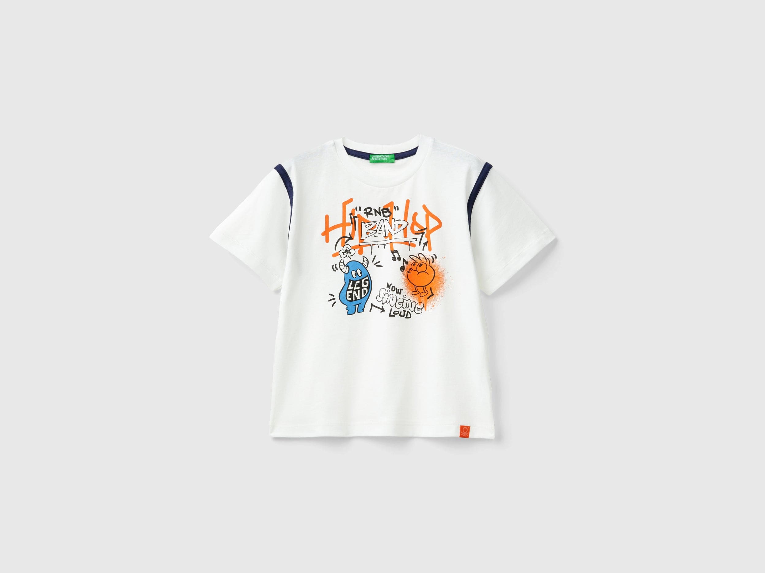 يونايتد كولورز اوف بينيتون تي شيرت اولادي بأكمام قصيرة بياقة دائرية وطباعة شعار جرافيتي