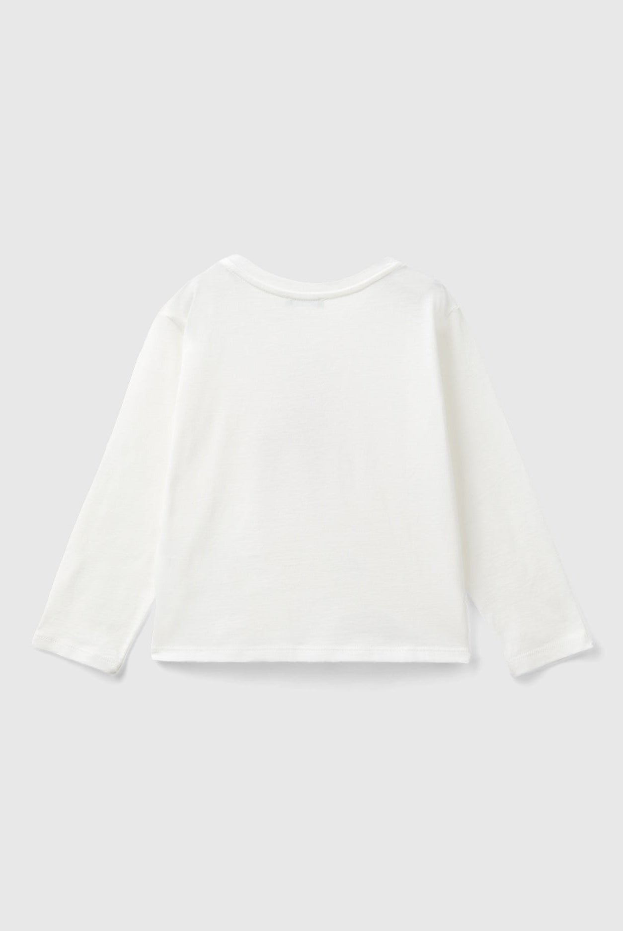 يونايتد كولورز اوف بينيتون تي شيرت بناتي بأكمام طويلة وياقة دائرية مزين بطباعة على الصدر