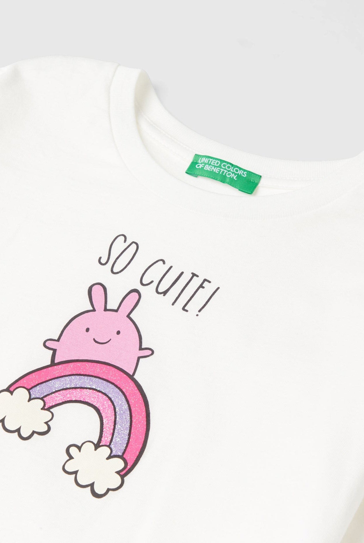 يونايتد كولورز اوف بينيتون تي شيرت بناتي بأكمام طويلة وياقة دائرية مزين بطباعة على الصدر