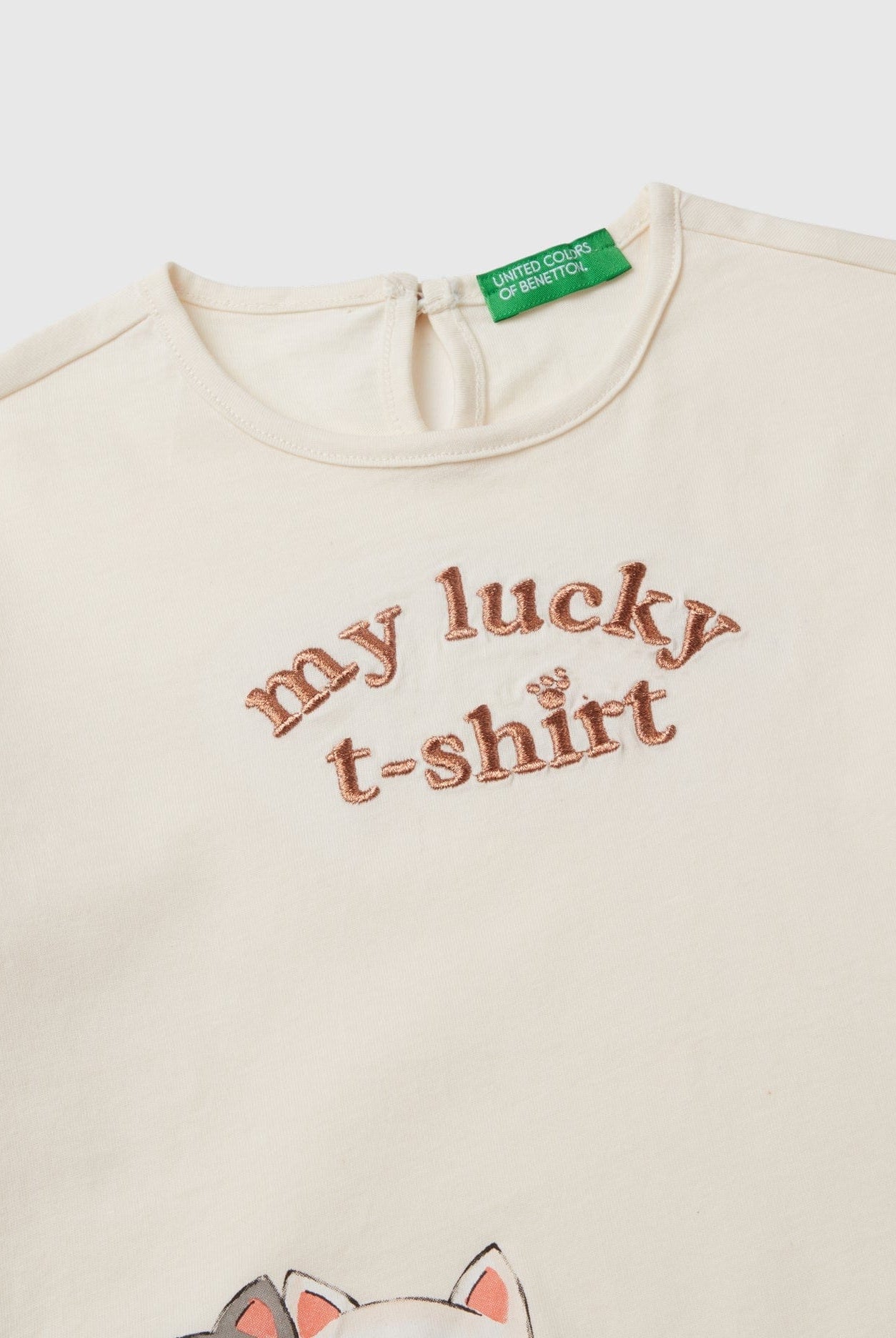 يونايتد كولورز اوف بينيتون تي شيرت بناتي بأكمام طويلة وياقة دائرية مزين بطباعة على الصدر