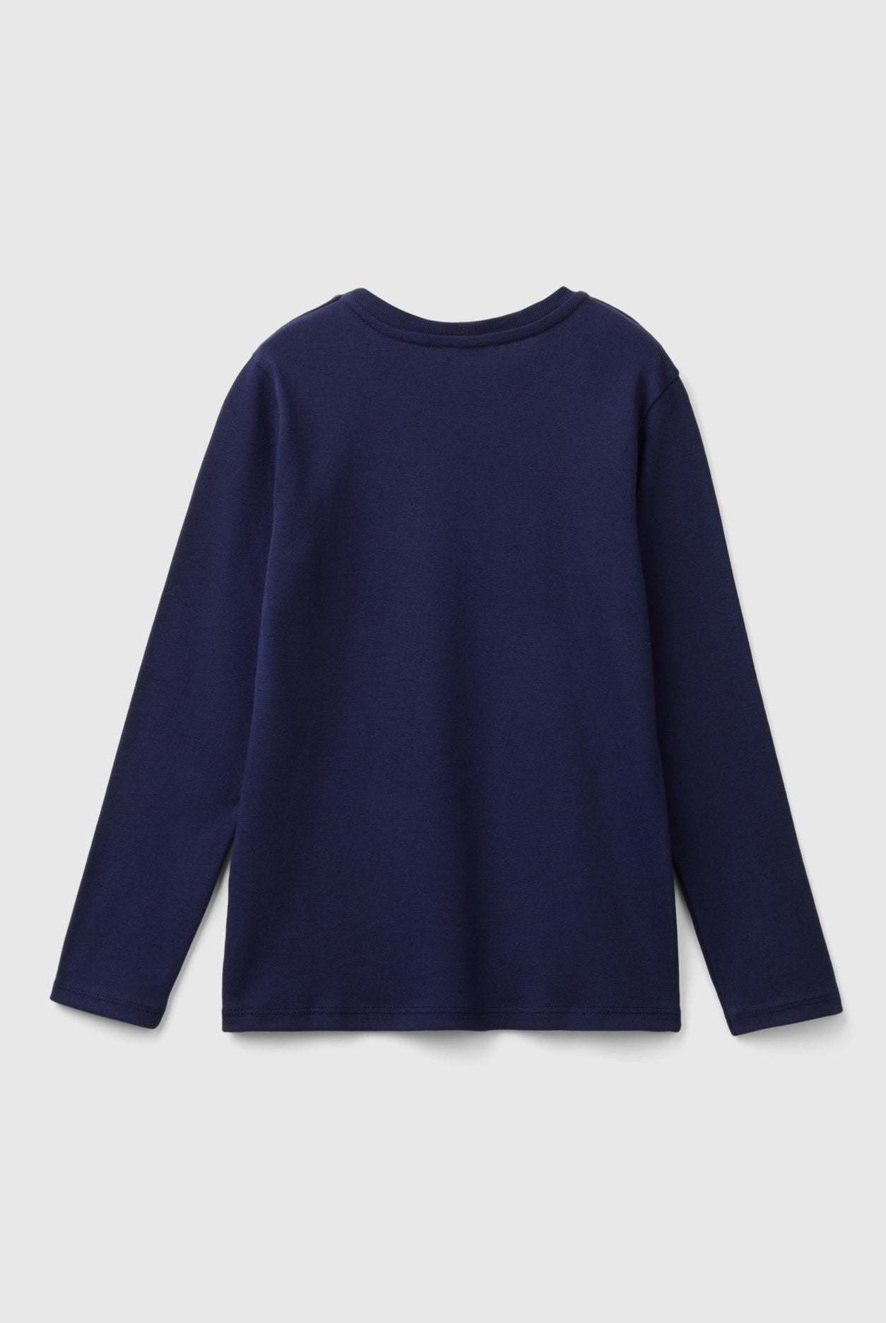 يونايتد كولورز اوف بينيتون تي شيرت بناتي بياقة دائرية كم طويل مع شعار على الصدر