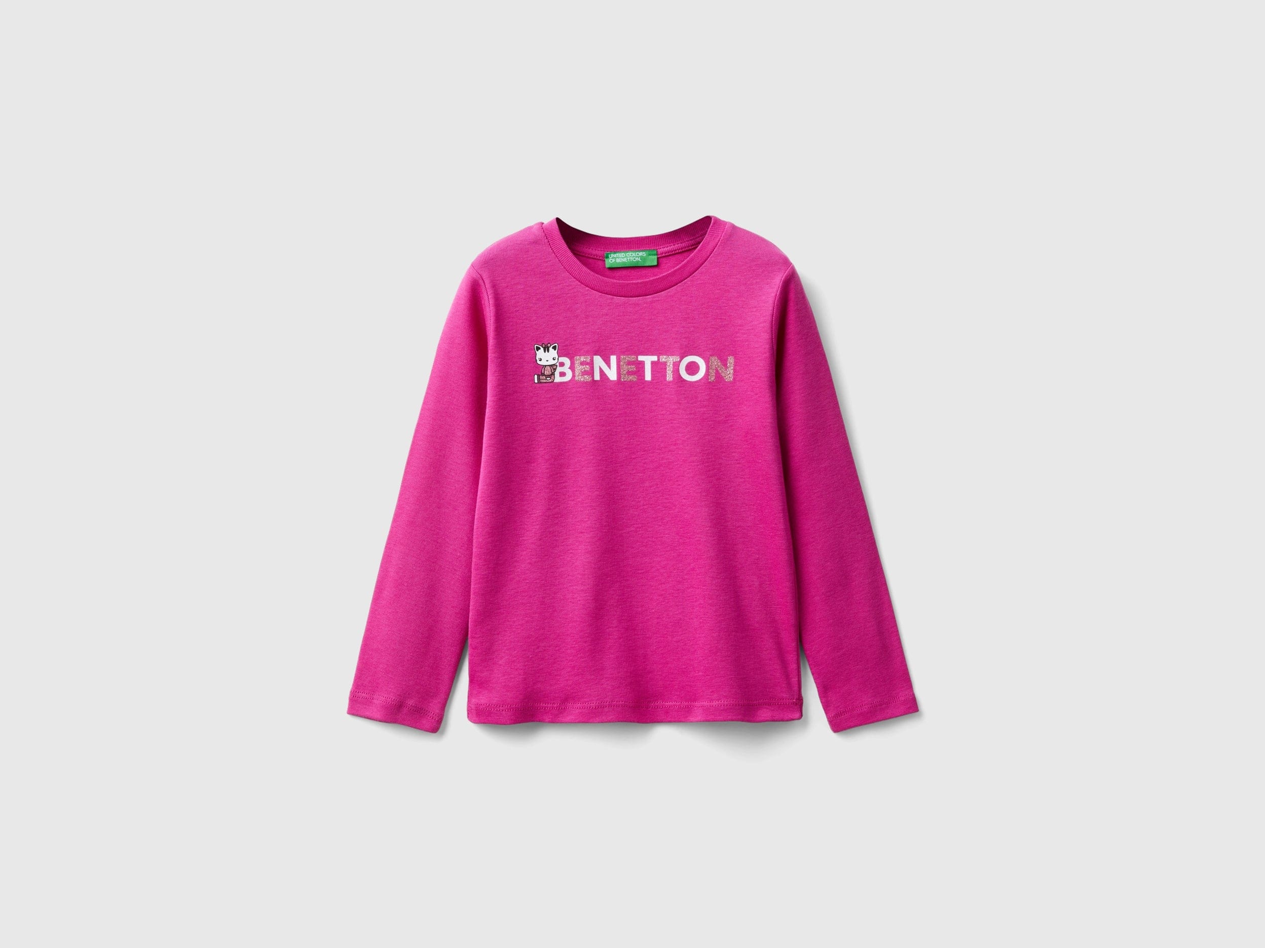 يونايتد كولورز اوف بينيتون تي شيرت بناتي بطباعة لامعة بأكمام طويلة وياقة دائرية