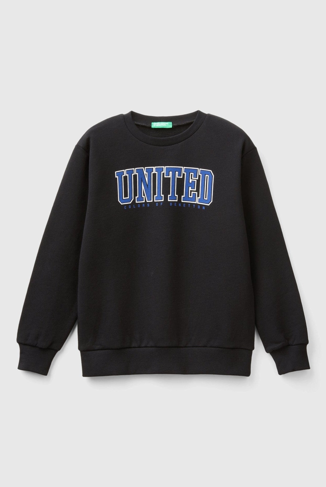 يونايتد كولورز اوف بينيتون سويت شيرت اولادي طويل الأكمام ذات ياقة دائرية مع رسمة بنيتون