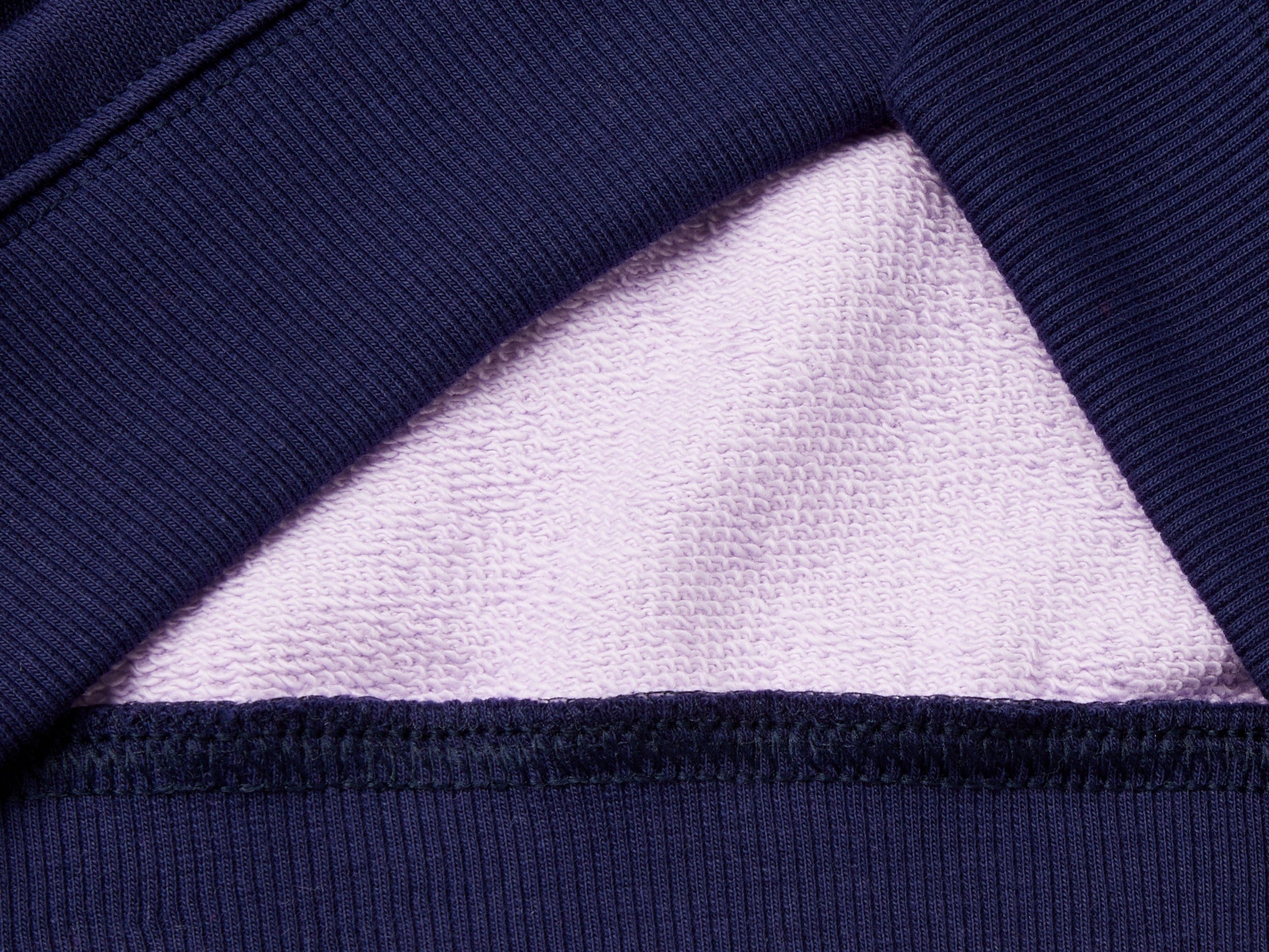 يونايتد كولورز اوف بينيتون سويت شيرت بناتي بأكمام طويلة وياقة دائرية مع شعار على الصدر