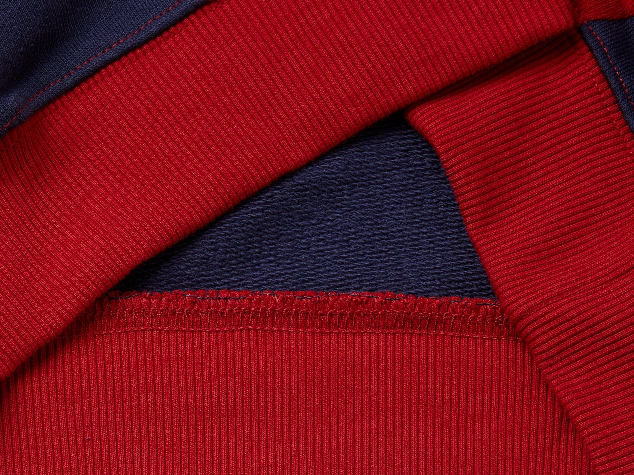 يونايتد كولورز اوف بينيتون هودي ولادي بأكمام طويلة تصميم رياضي مع جيب كنغر أمامي