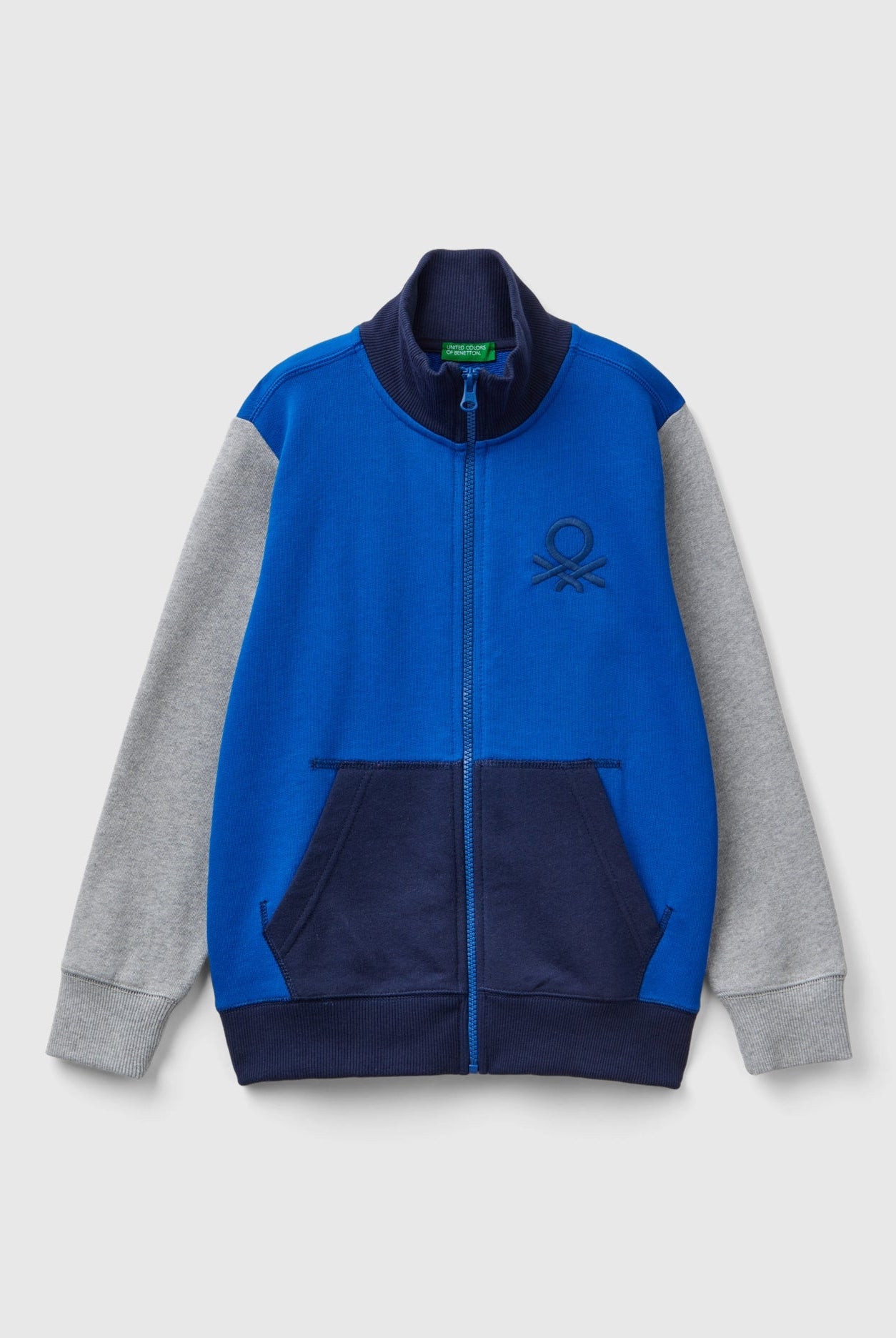 يونايتد كولورز اوف بينيتون سويت شيرت اولادي بسحاب بياقة عالية وجيوب أمامية مع شعار مطرز على الصدر