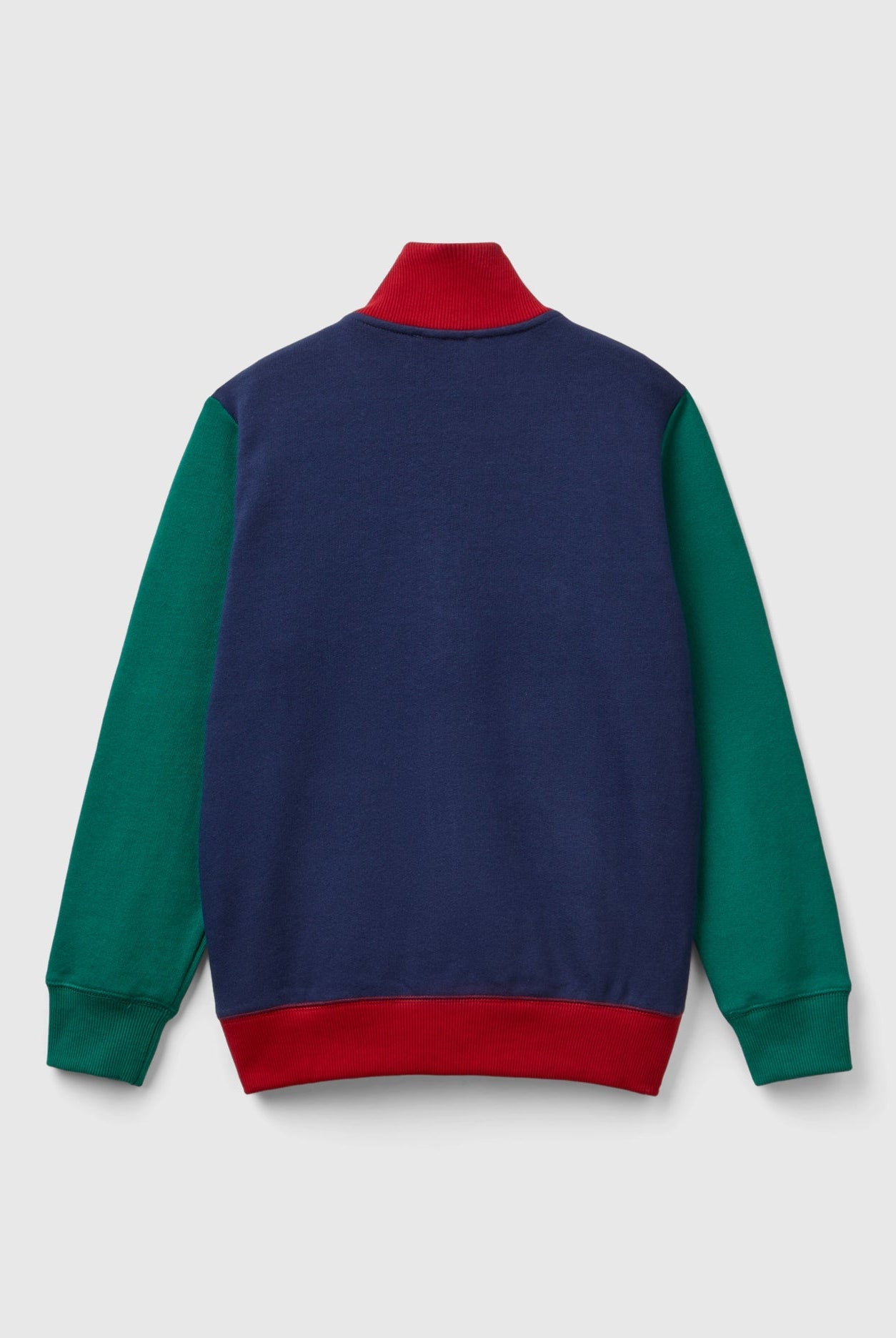 يونايتد كولورز اوف بينيتون سويت شيرت اولادي بسحاب بياقة عالية وجيوب أمامية مع شعار مطرز على الصدر