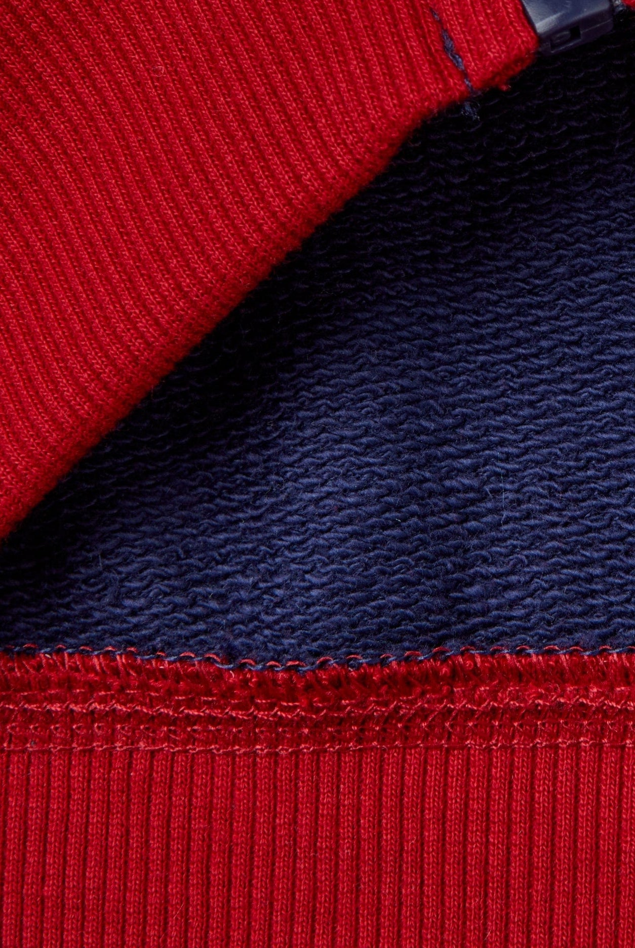 يونايتد كولورز اوف بينيتون سويت شيرت اولادي بسحاب بياقة عالية وجيوب أمامية مع شعار مطرز على الصدر