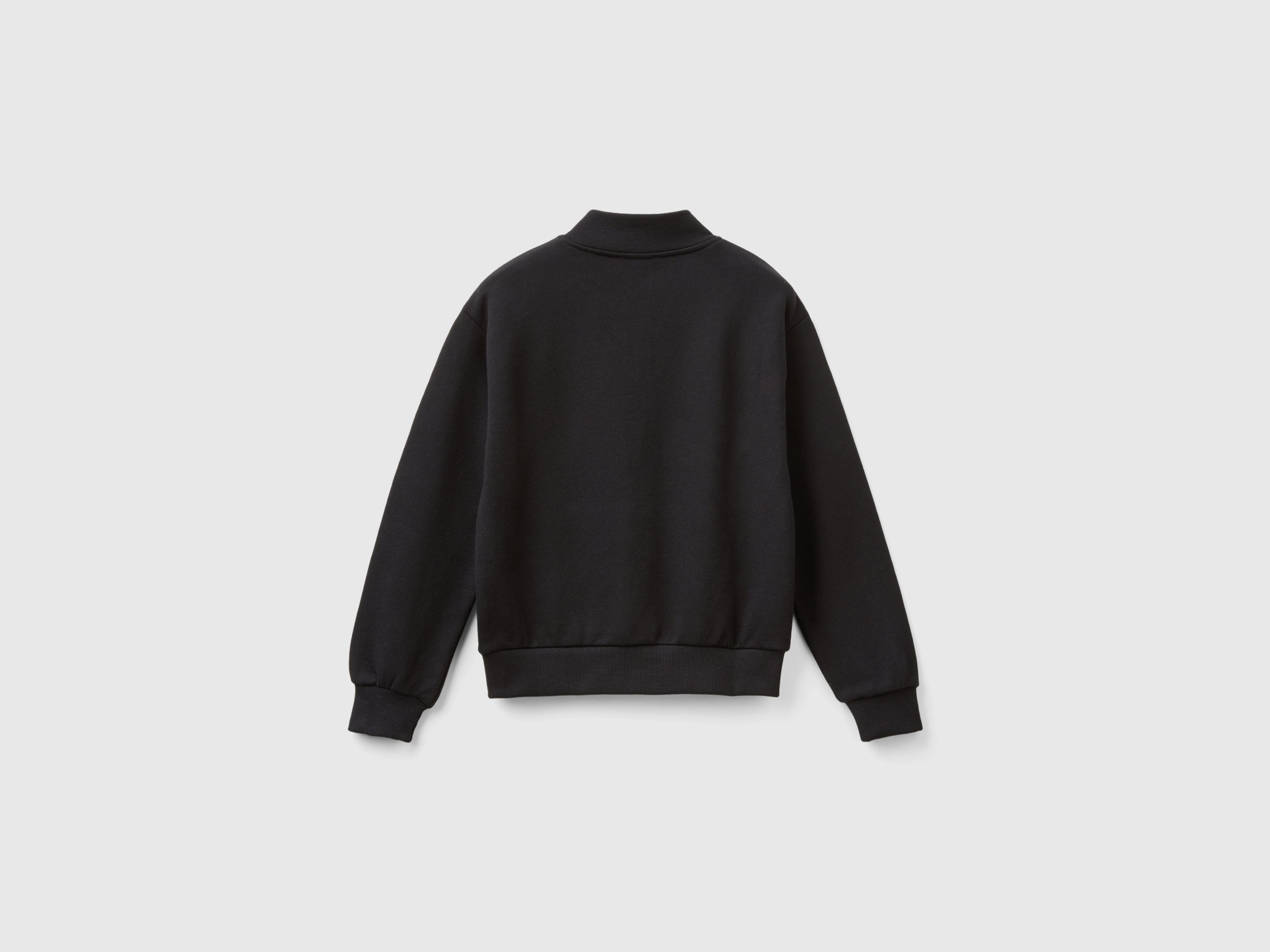 يونايتد كولورز اوف بينيتون سويت شيرت بناتي بأكمام طويلة من قطن عضوي نقي بسحاب وشعار على الصدر