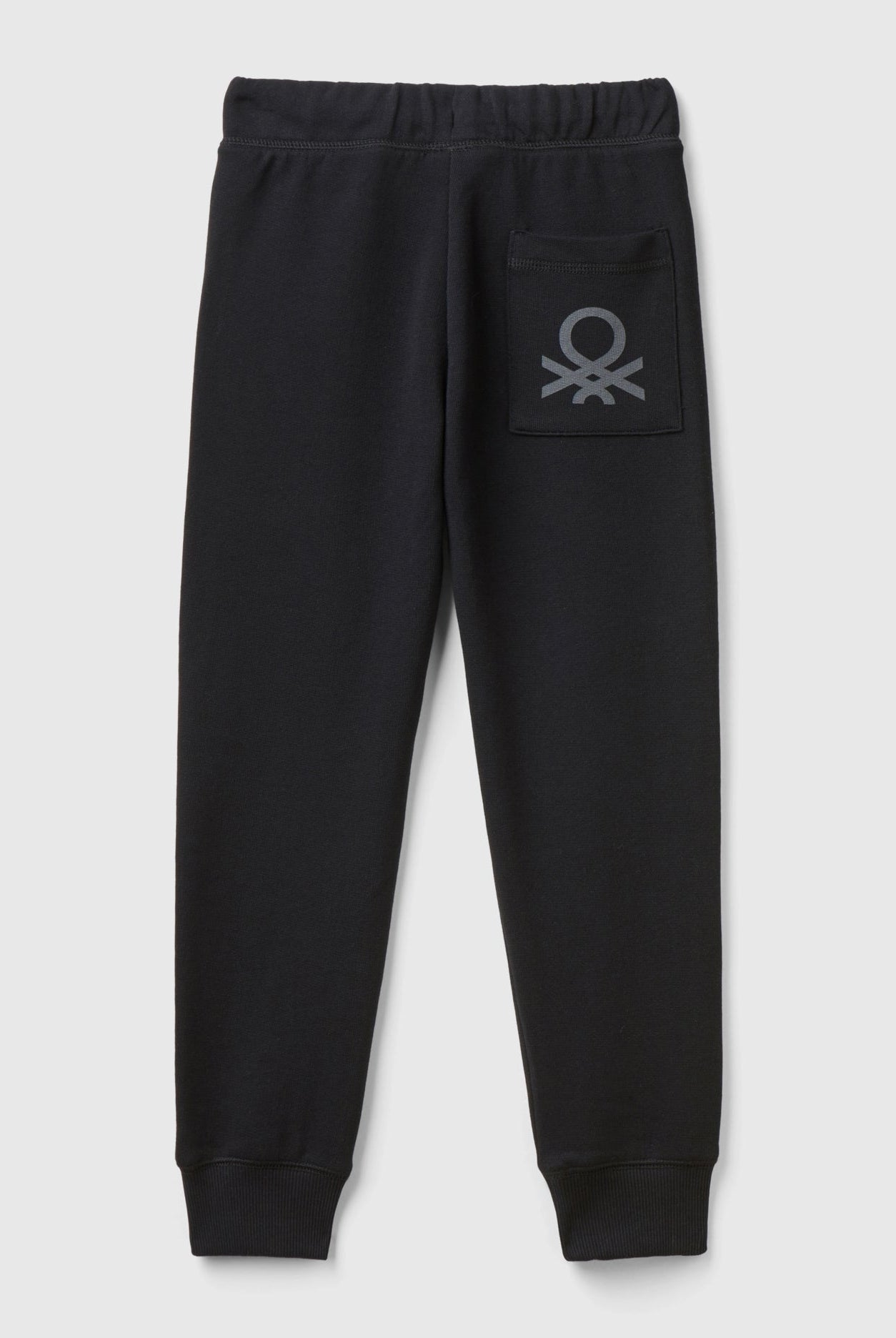 يونايتد كولورز اوف بينيتون بنطلون رياضي ولادي مع شعار مطبوع رياضي