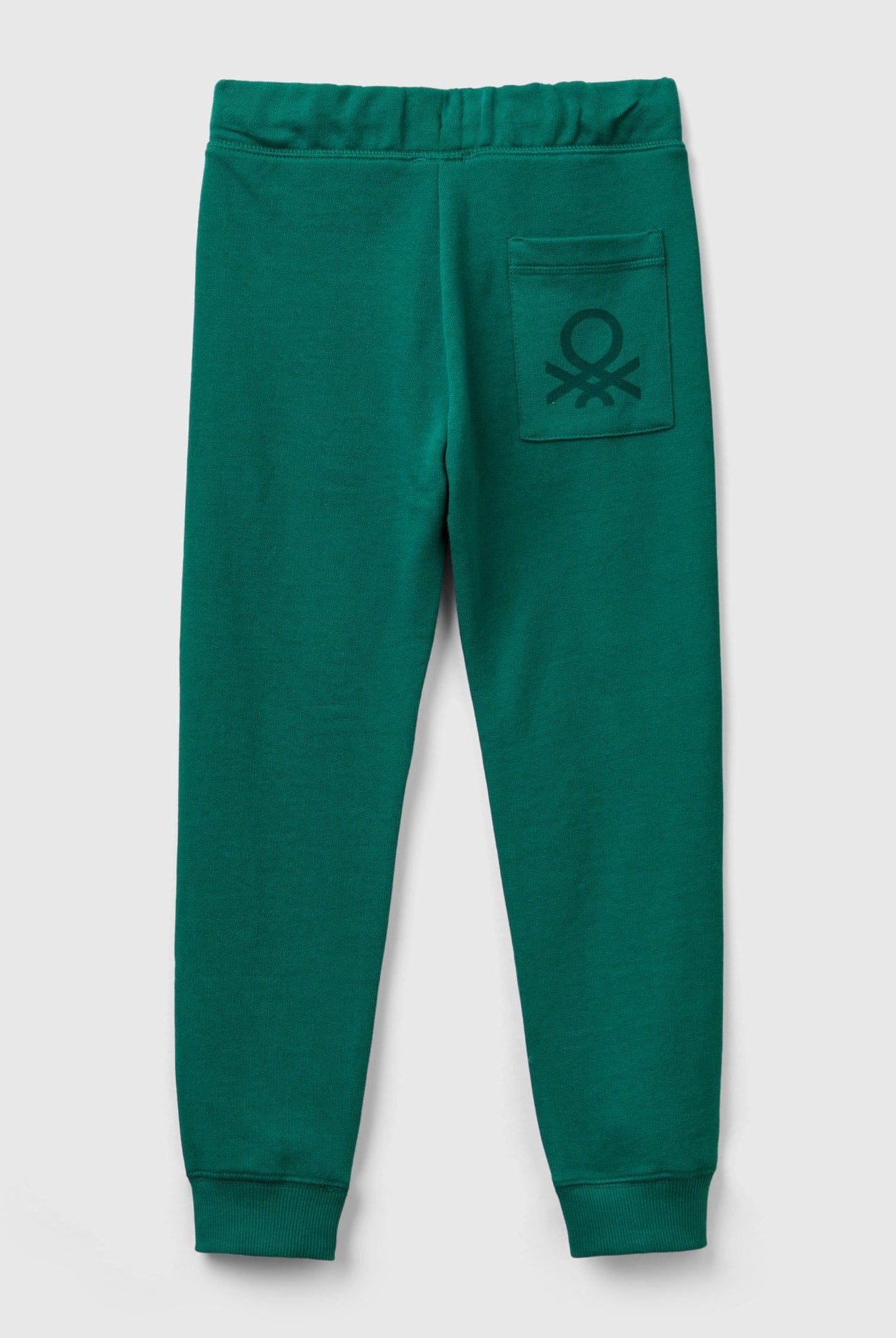 يونايتد كولورز اوف بينيتون بنطلون رياضي ولادي مع شعار مطبوع رياضي