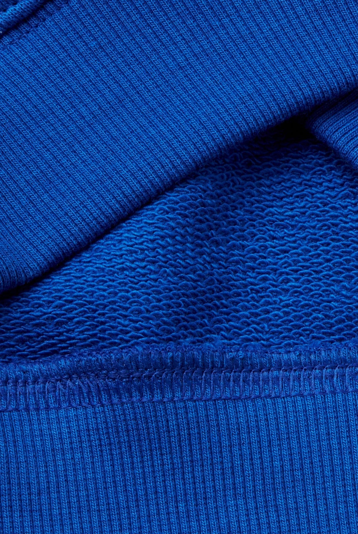 يونايتد كولورز اوف بينيتون هودي اولادي أكمام طويلة وبشعار على الصدر وجيوب أمامية