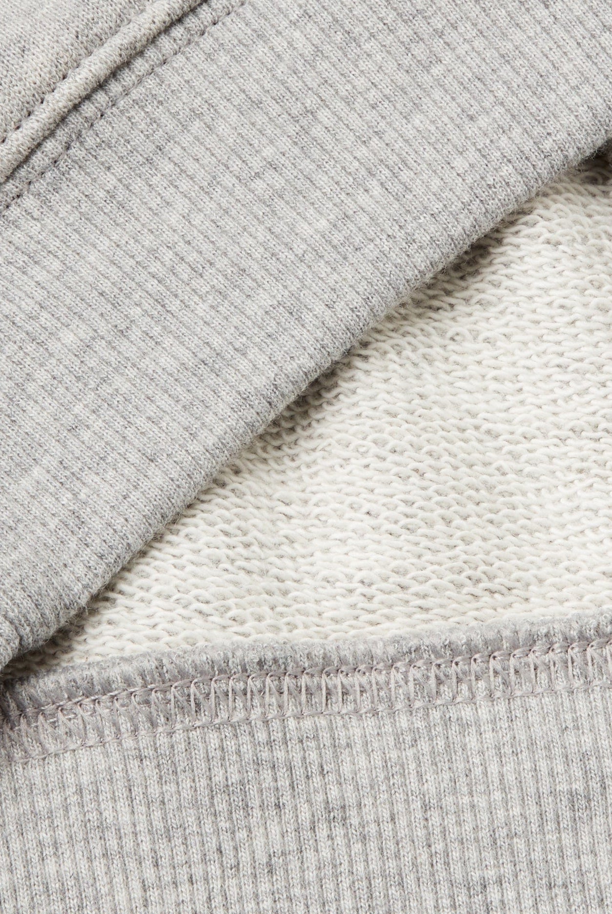 يونايتد كولورز اوف بينيتون هودي اولادي أكمام طويلة وبشعار على الصدر وجيوب أمامية