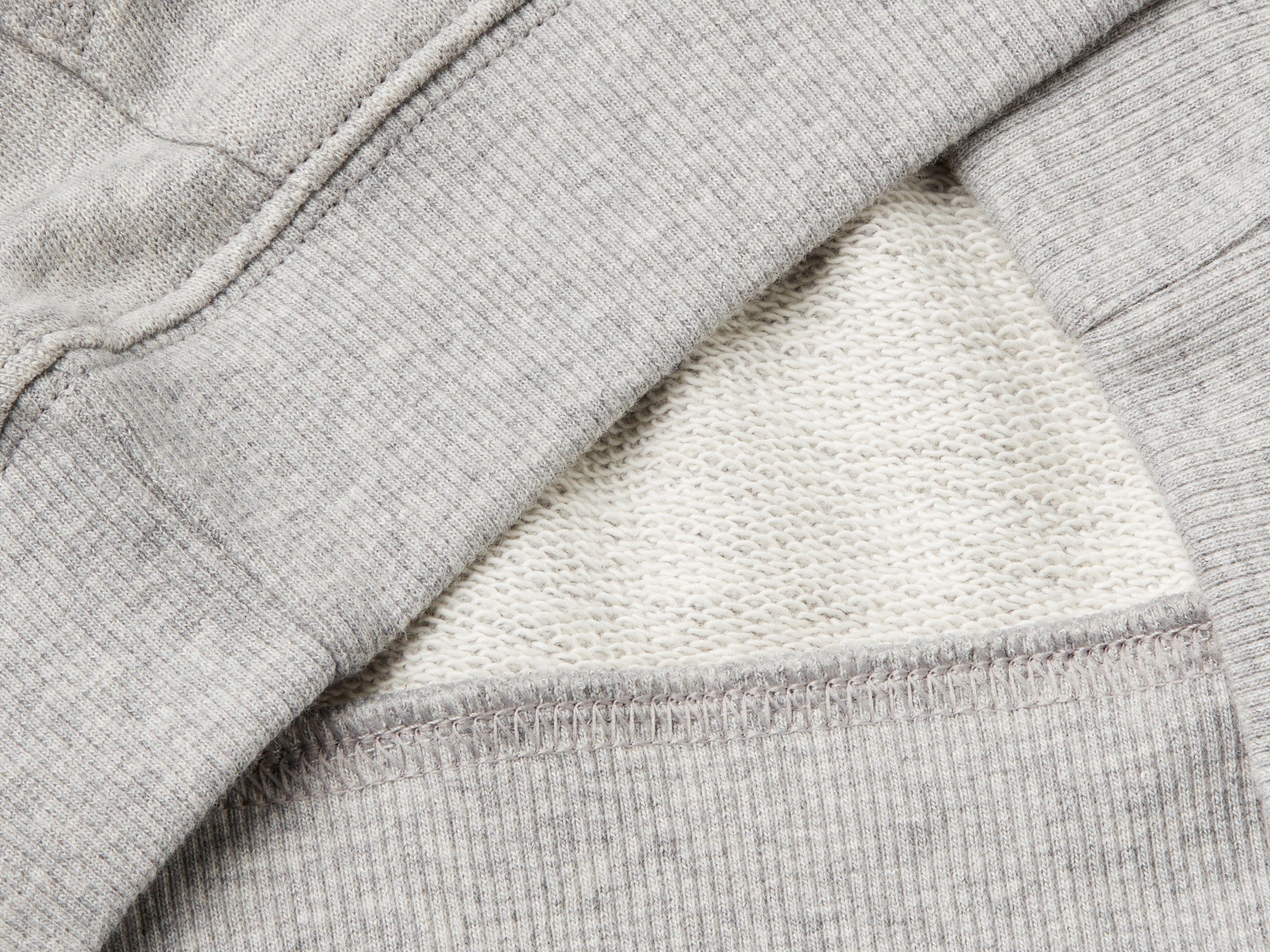 يونايتد كولورز اوف بينيتون هودي اولادي أكمام طويلة وبشعار على الصدر وجيوب أمامية