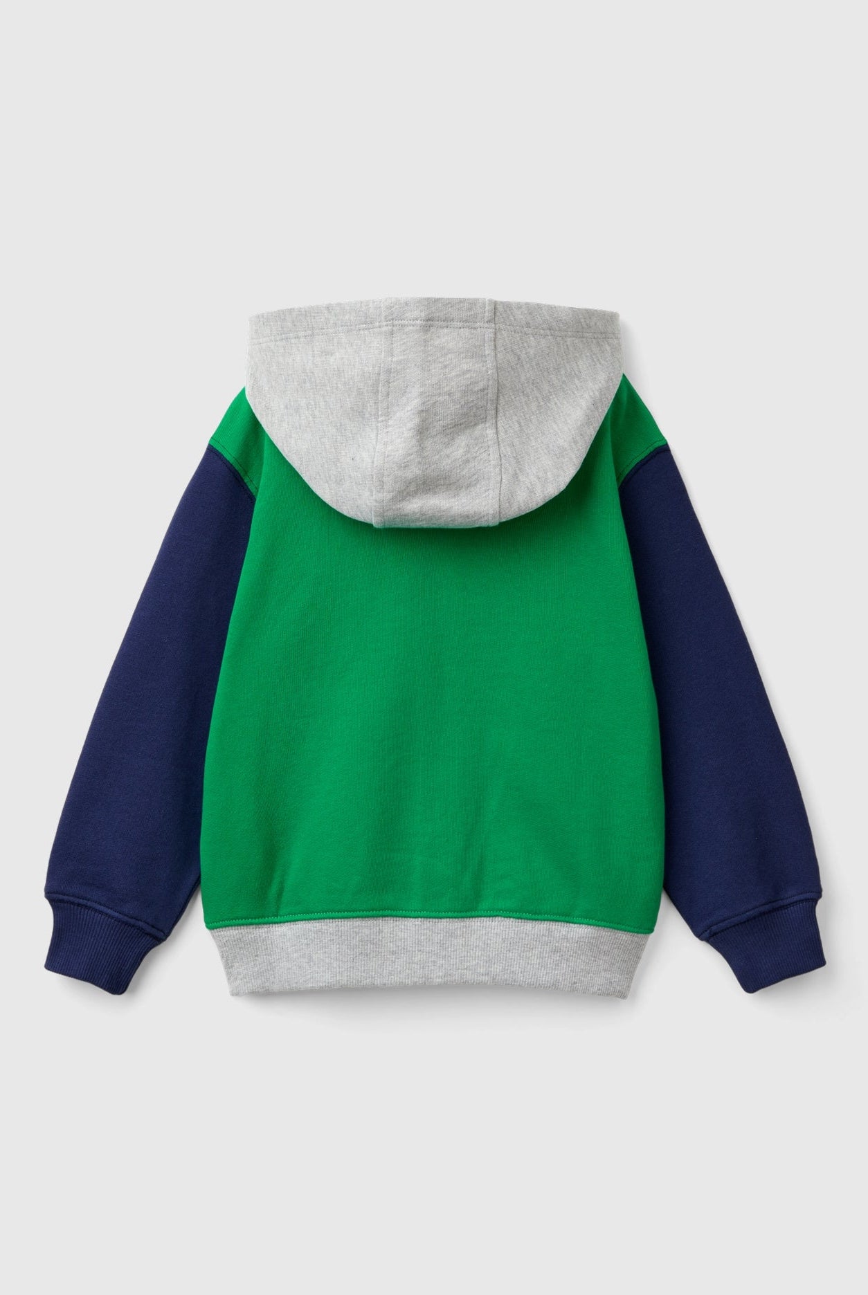 يونايتد كولورز اوف بينيتون هودي اولادي أكمام طويلة وبشعار على الصدر وجيوب أمامية