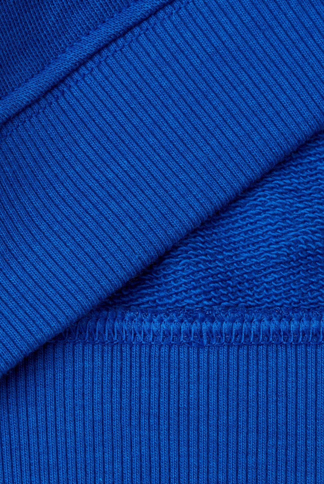 يونايتد كولورز اوف بينيتون سويت شيرت اولادي بياقة دائرية كم طويل مع شعار على الصدر