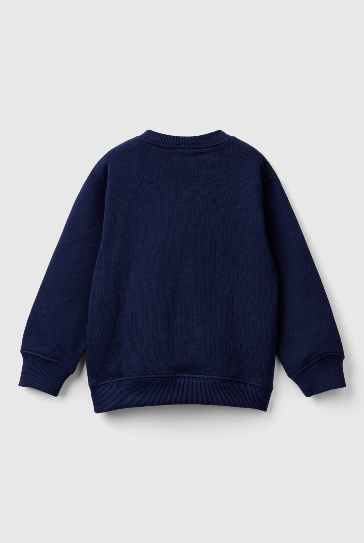 يونايتد كولورز اوف بينيتون سويت شيرت اولادي بياقة دائرية كم طويل مع شعار على الصدر