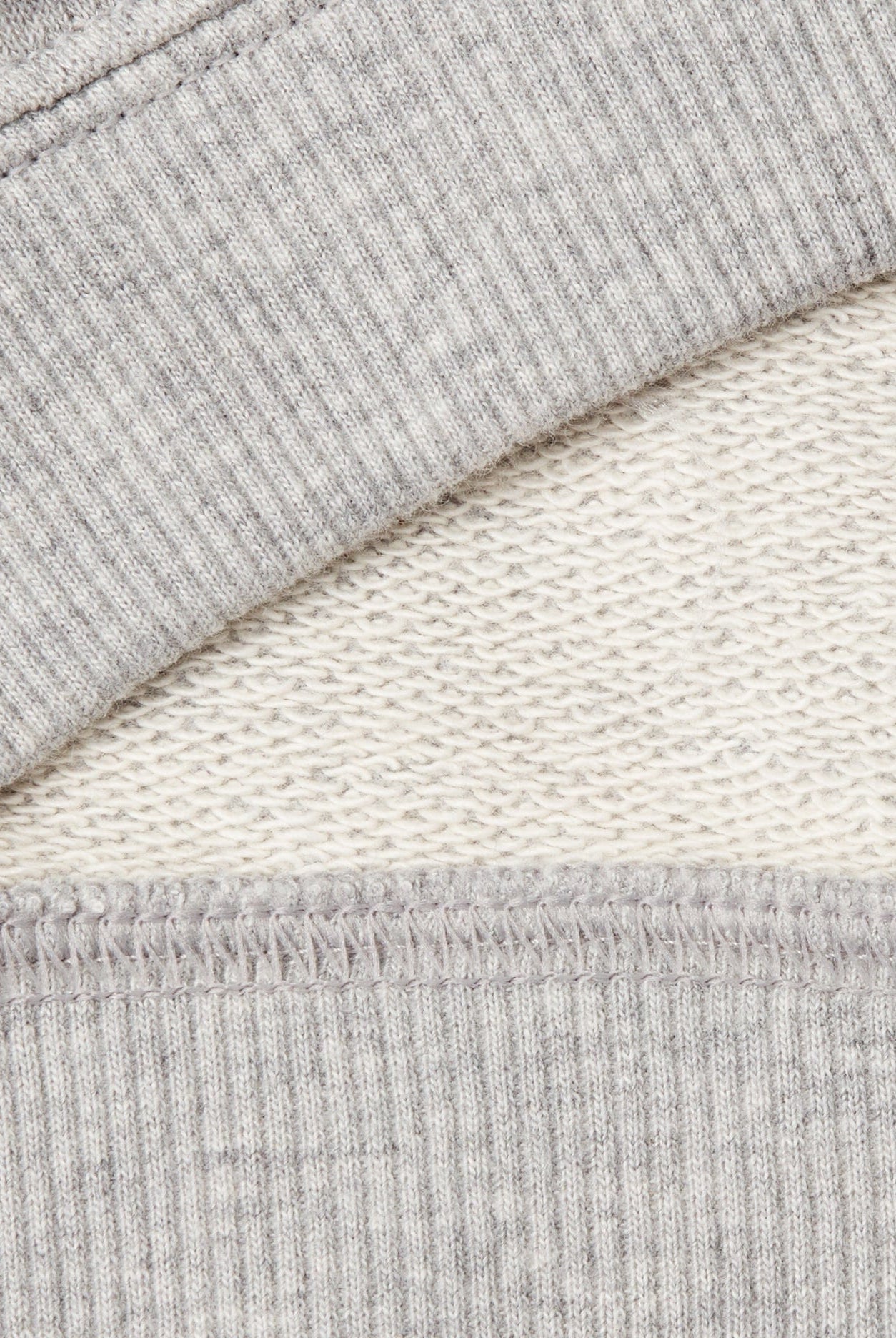 يونايتد كولورز اوف بينيتون سويت شيرت اولادي بياقة دائرية كم طويل مع شعار على الصدر