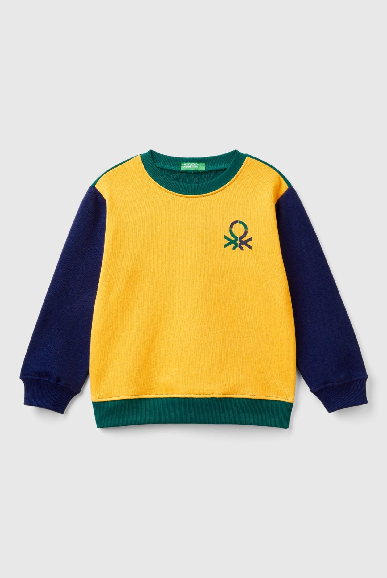 يونايتد كولورز اوف بينيتون سويت شيرت اولادي بياقة دائرية كم طويل مع شعار على الصدر