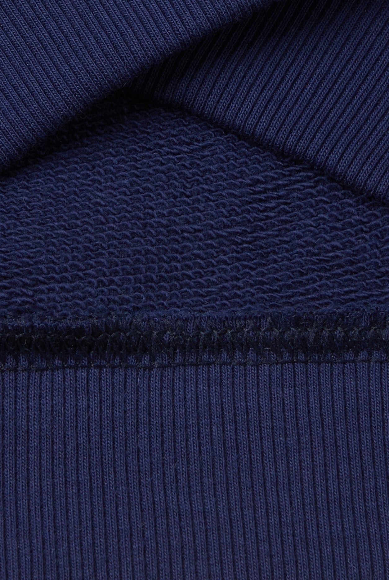 يونايتد كولورز اوف بينيتون سويت شيرت اولادي بياقة دائرية كم طويل مع شعار على الصدر