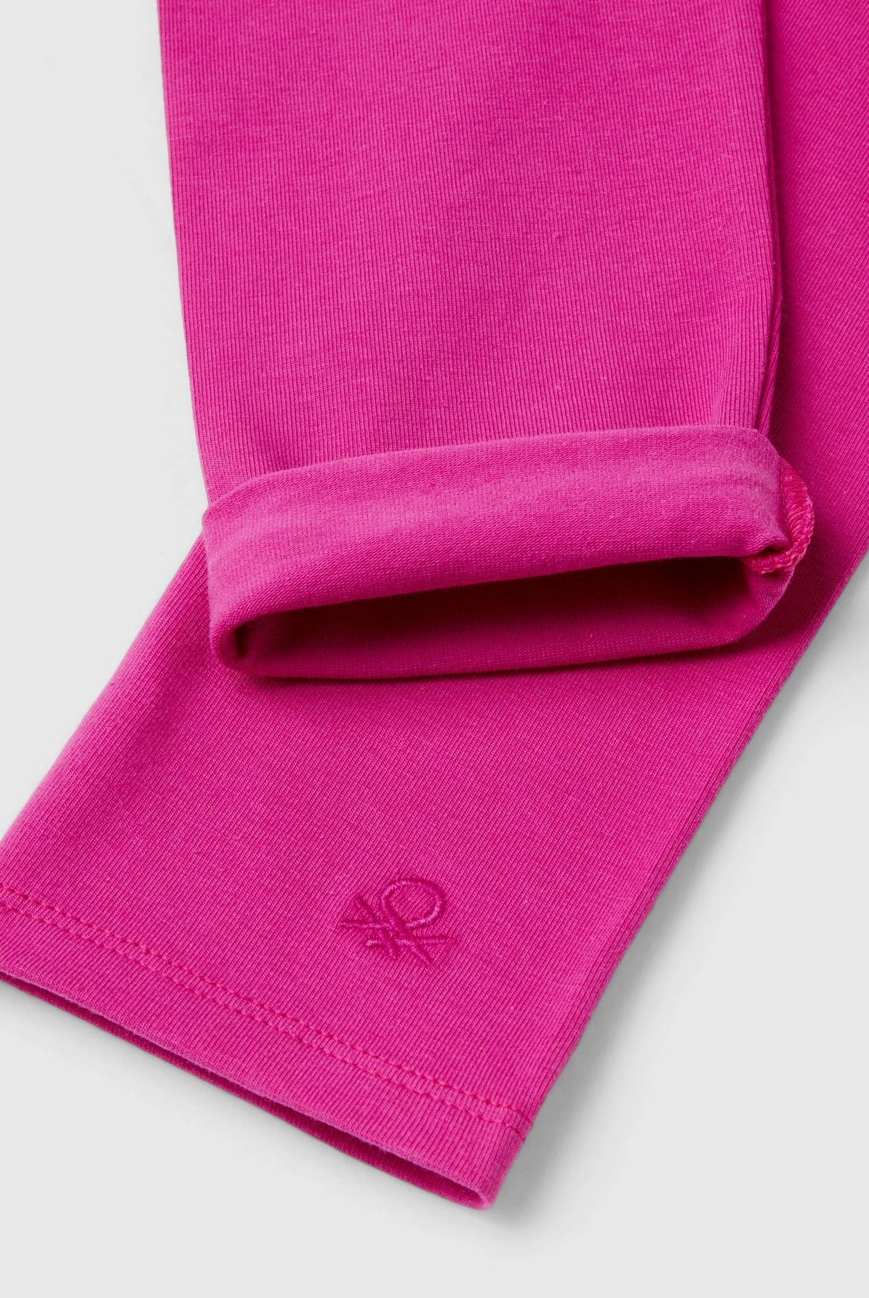 يونايتد كولورز اوف بينيتون بنطلون ليقنز بناتي قطن مرن مع شعار مطرز