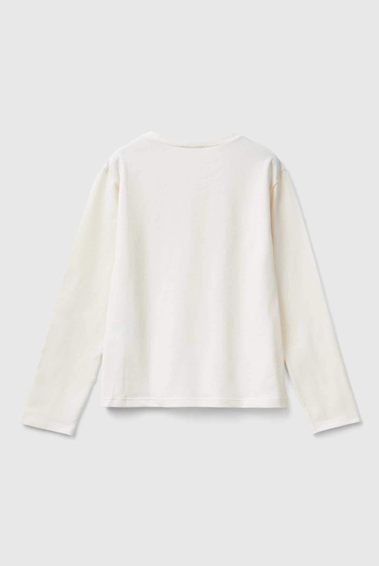 يونايتد كولورز اوف بينيتون تي شيرت بناتي بأكمام طويلة من قطن عضوي نقي بياقة دائرية ورسمه على الصدر