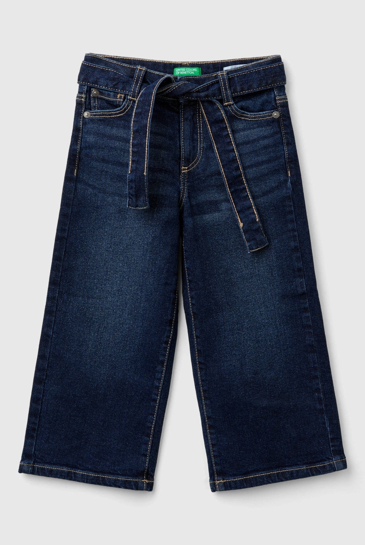 يونايتد كولورز اوف بينيتون بنطلون جينز بناتي طويل واسع ب حزام على الخصر ب خمس جيوب