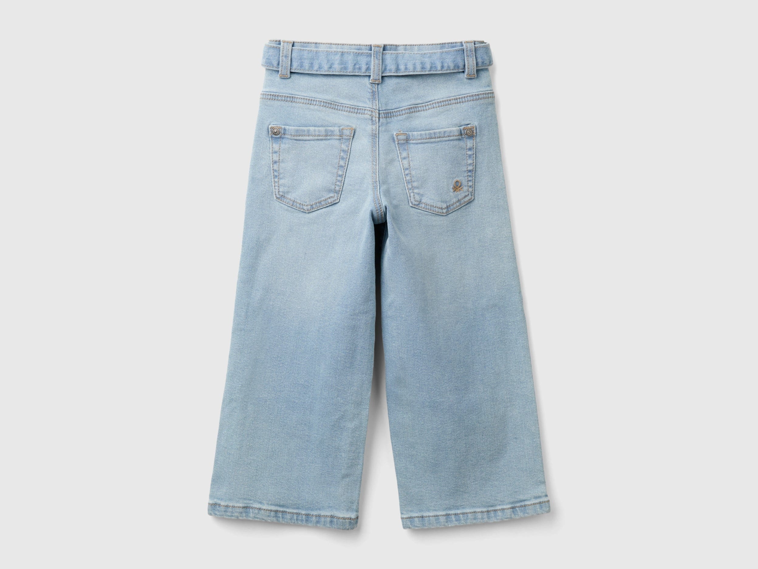 يونايتد كولورز اوف بينيتون بنطلون جينز بناتي طويل واسع ب حزام على الخصر ب خمس جيوب