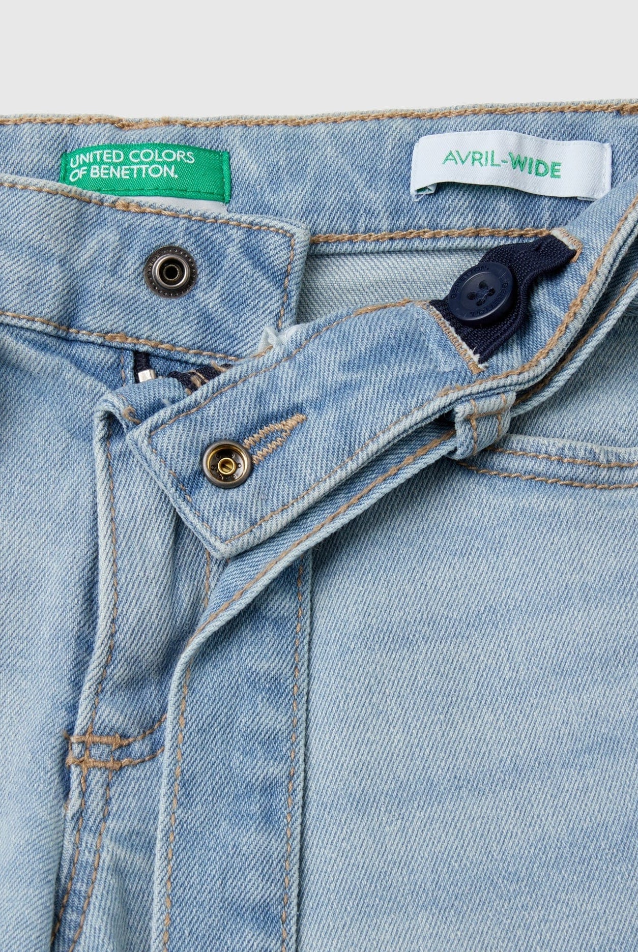 يونايتد كولورز اوف بينيتون بنطلون جينز بناتي طويل واسع ب حزام على الخصر ب خمس جيوب