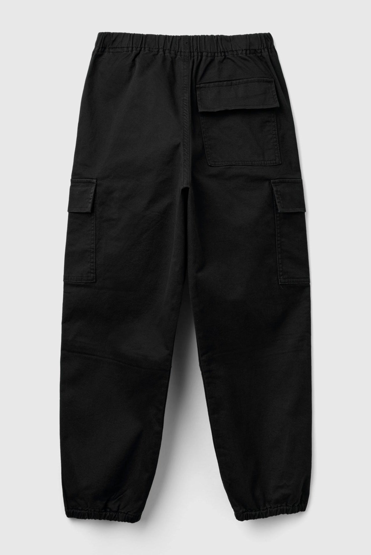 يونايتد كولورز اوف بينيتون بنطلون اولادي طويل بحبل مطاطي على الخصر وجيوب خلفية وجيوب جانبية