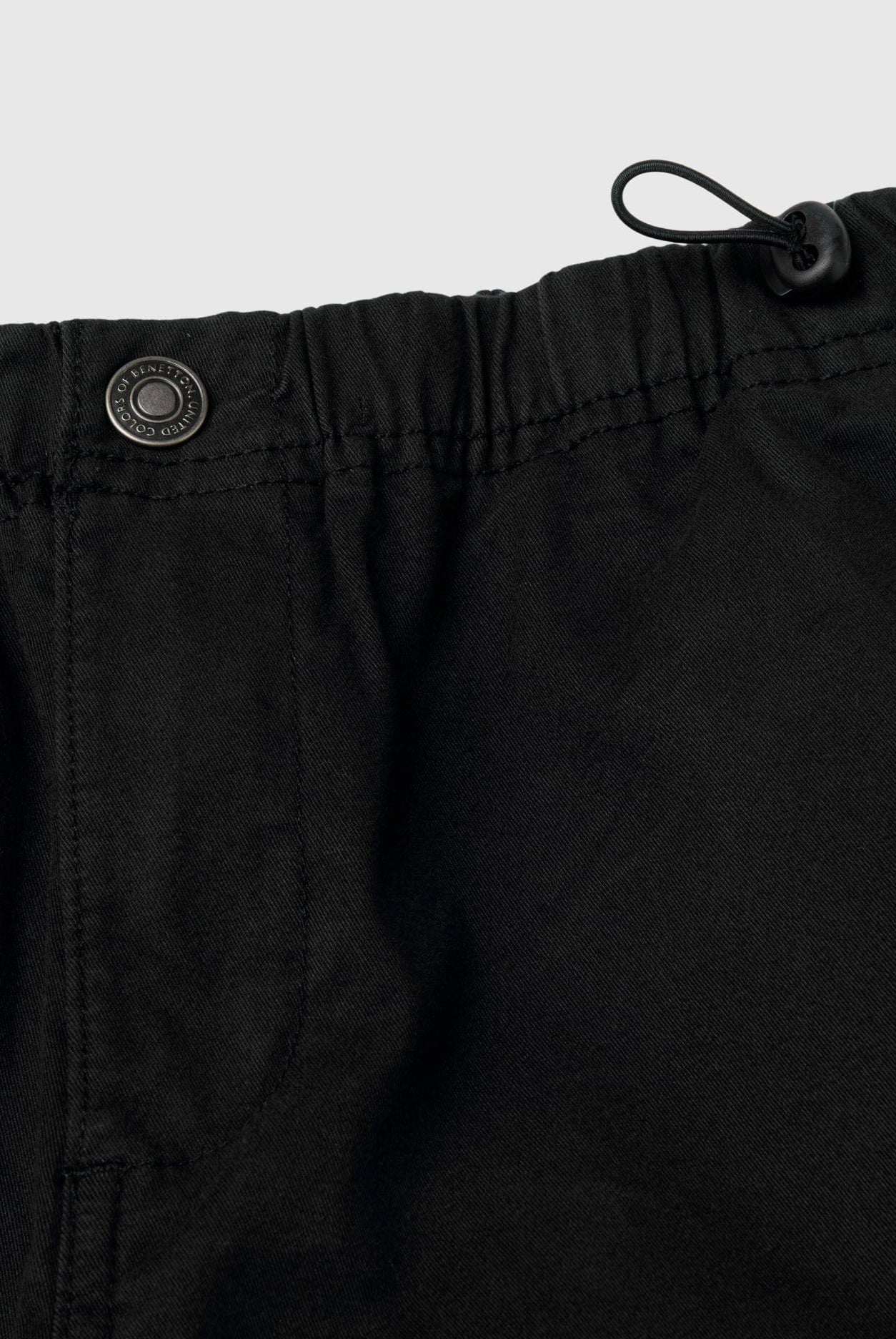 يونايتد كولورز اوف بينيتون بنطلون اولادي طويل بحبل مطاطي على الخصر وجيوب خلفية وجيوب جانبية