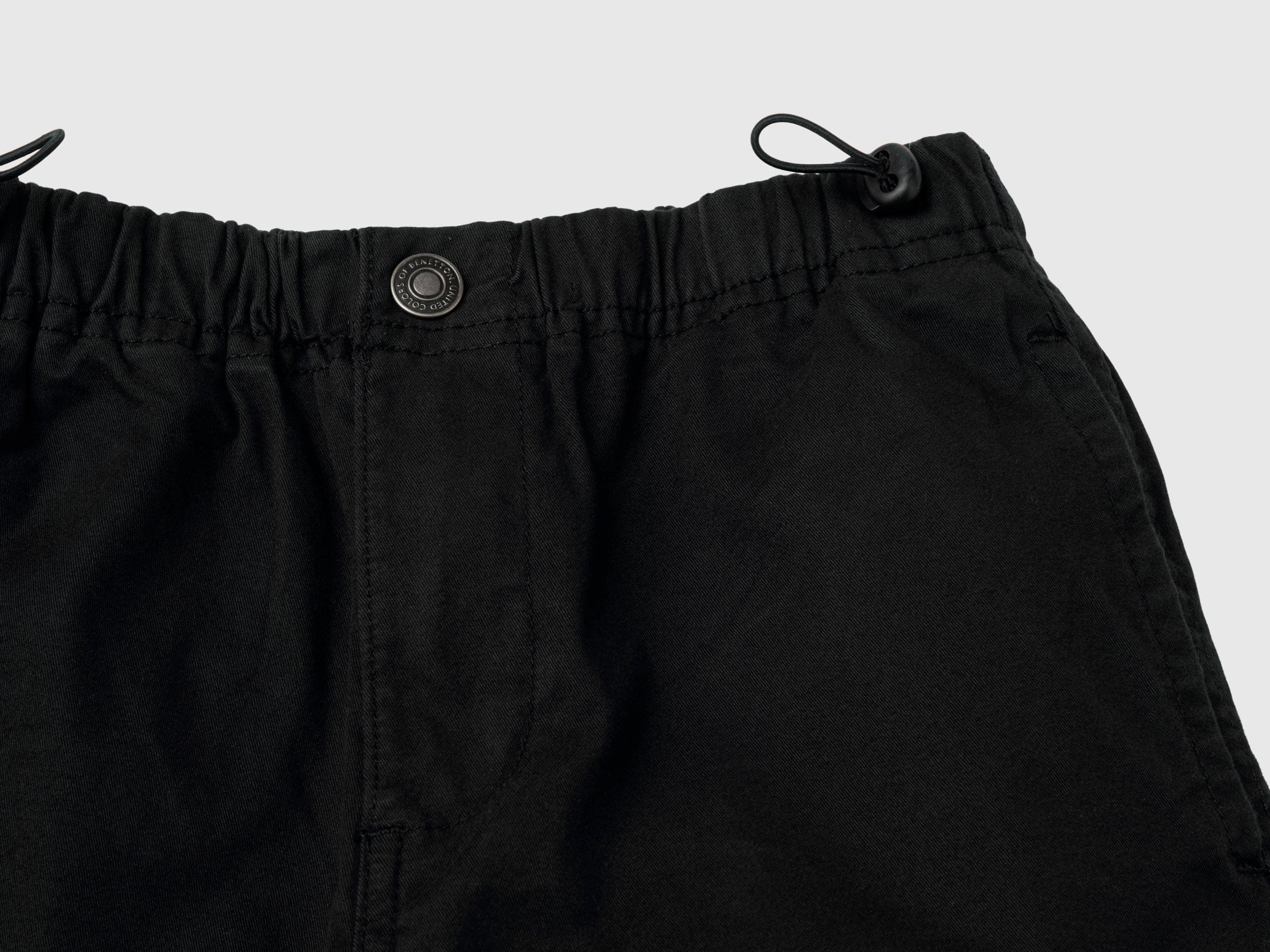 يونايتد كولورز اوف بينيتون بنطلون اولادي طويل بحبل مطاطي على الخصر وجيوب خلفية وجيوب جانبية