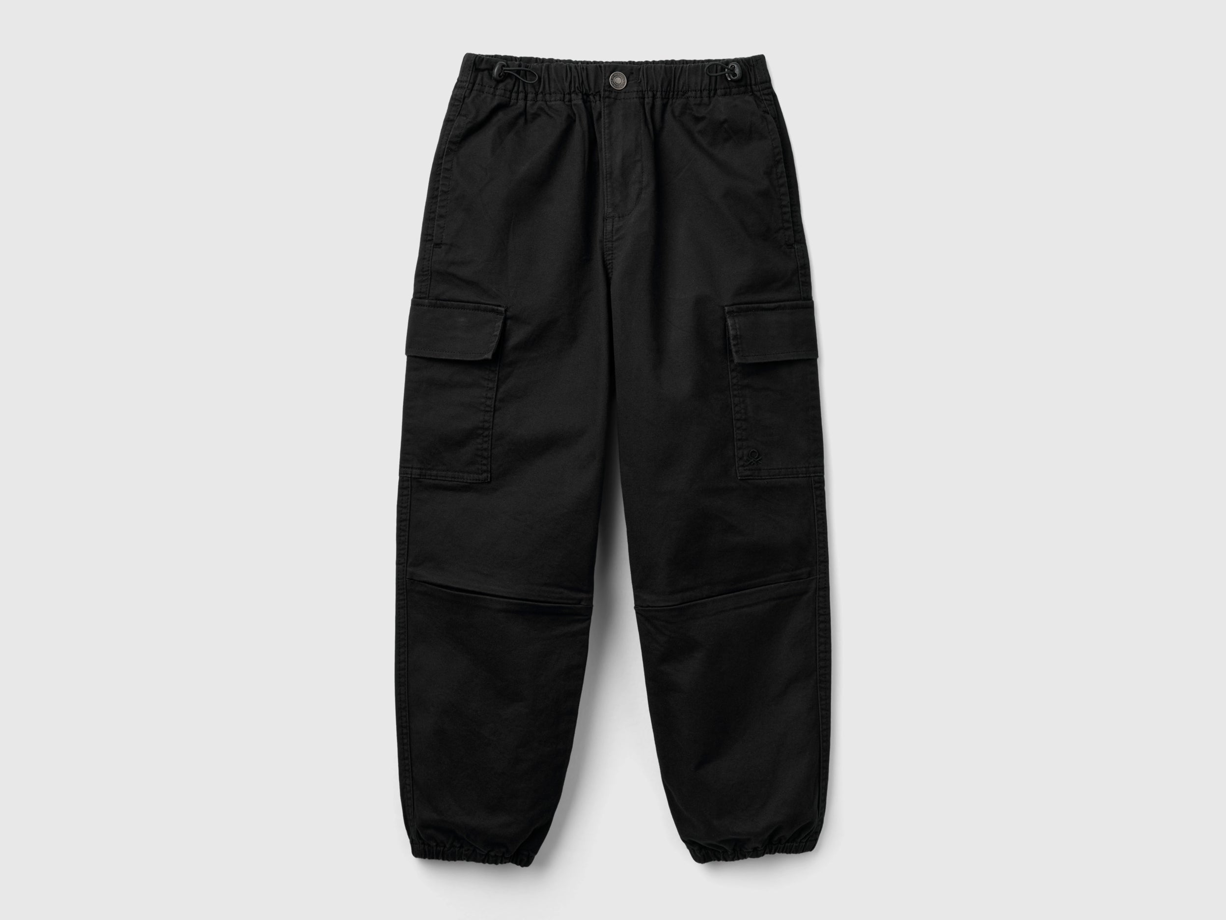 يونايتد كولورز اوف بينيتون بنطلون اولادي طويل بحبل مطاطي على الخصر وجيوب خلفية وجيوب جانبية