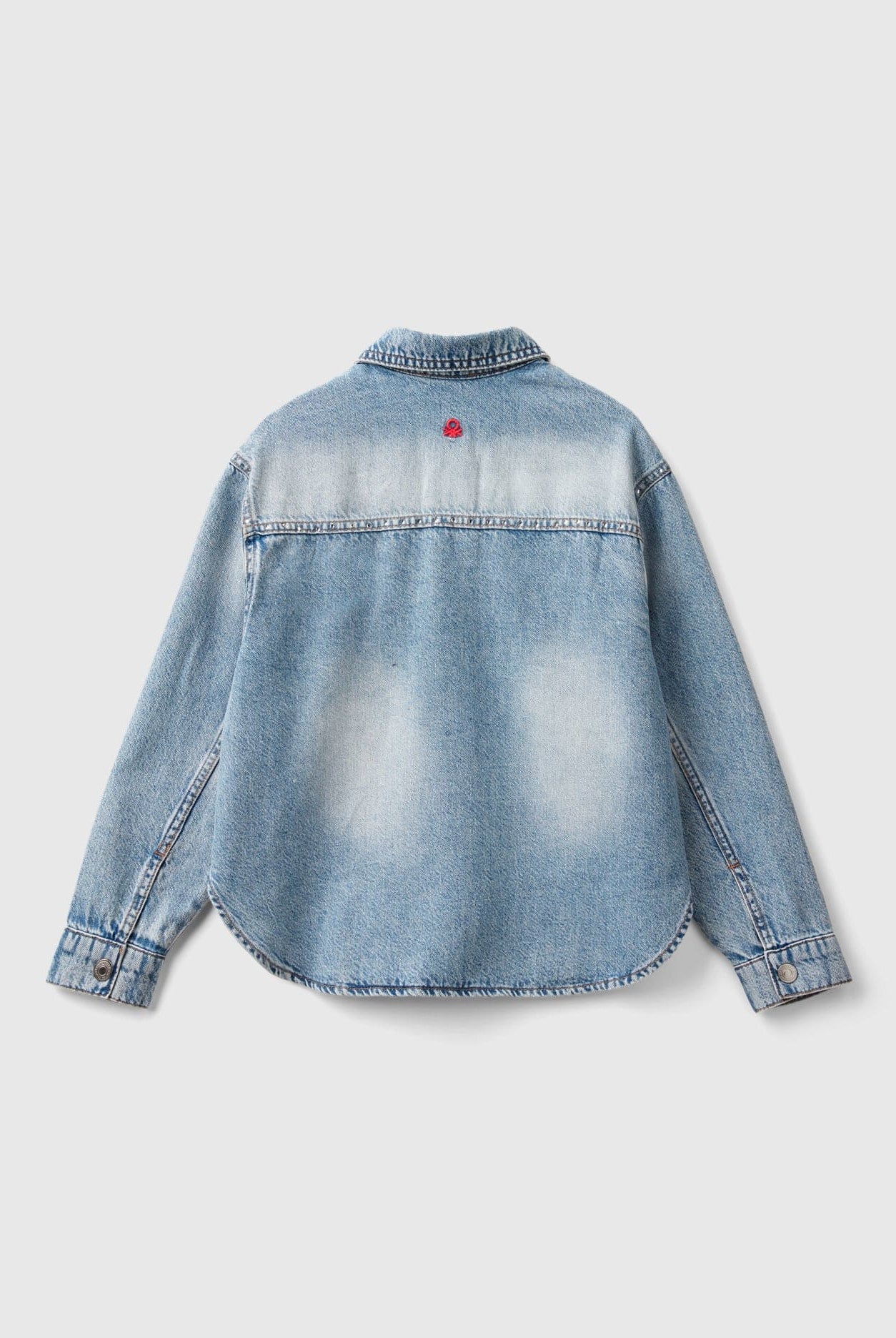 يونايتد كولورز اوف بينيتون قميص بناتي جينز بياقة كلاسيكية بأزرار الأمام وأكمام طويلة