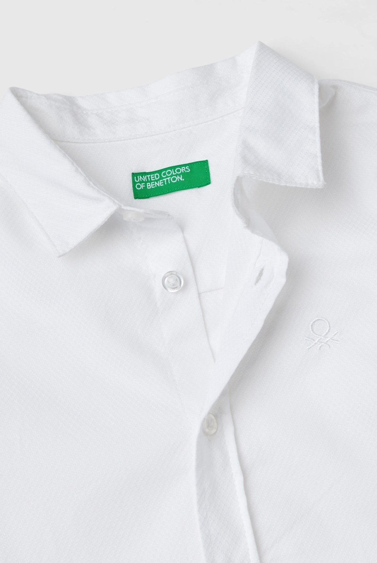 يونايتد كولورز اوف بينيتون قميص ولادي قطني طويل الأكمام ياقة كلاسيكية بأزرار أمامية