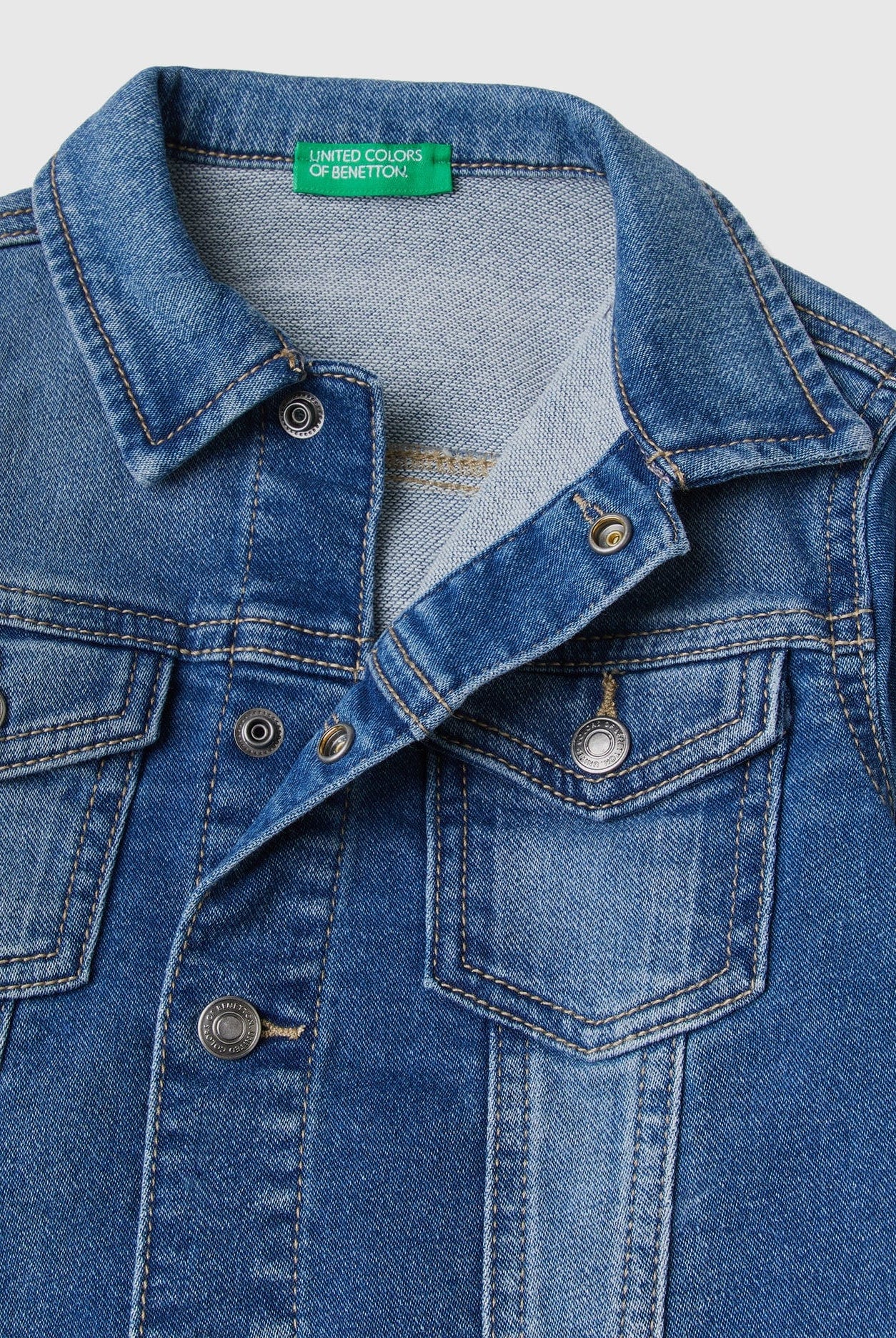 يونايتد كولورز اوف بينيتون سترة دنيم للفتيات