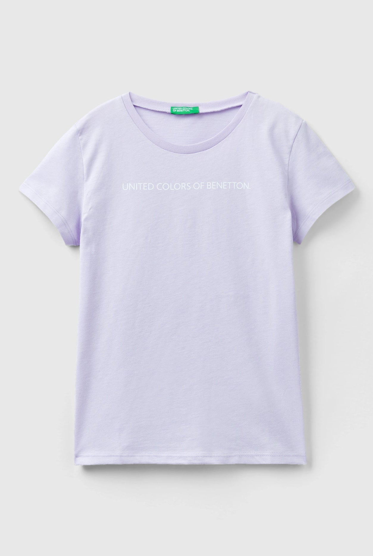 يونايتد كولورز اوف بينيتون تيشيرت قطن بنسبة 100% مع شعار كم قصير بناتي