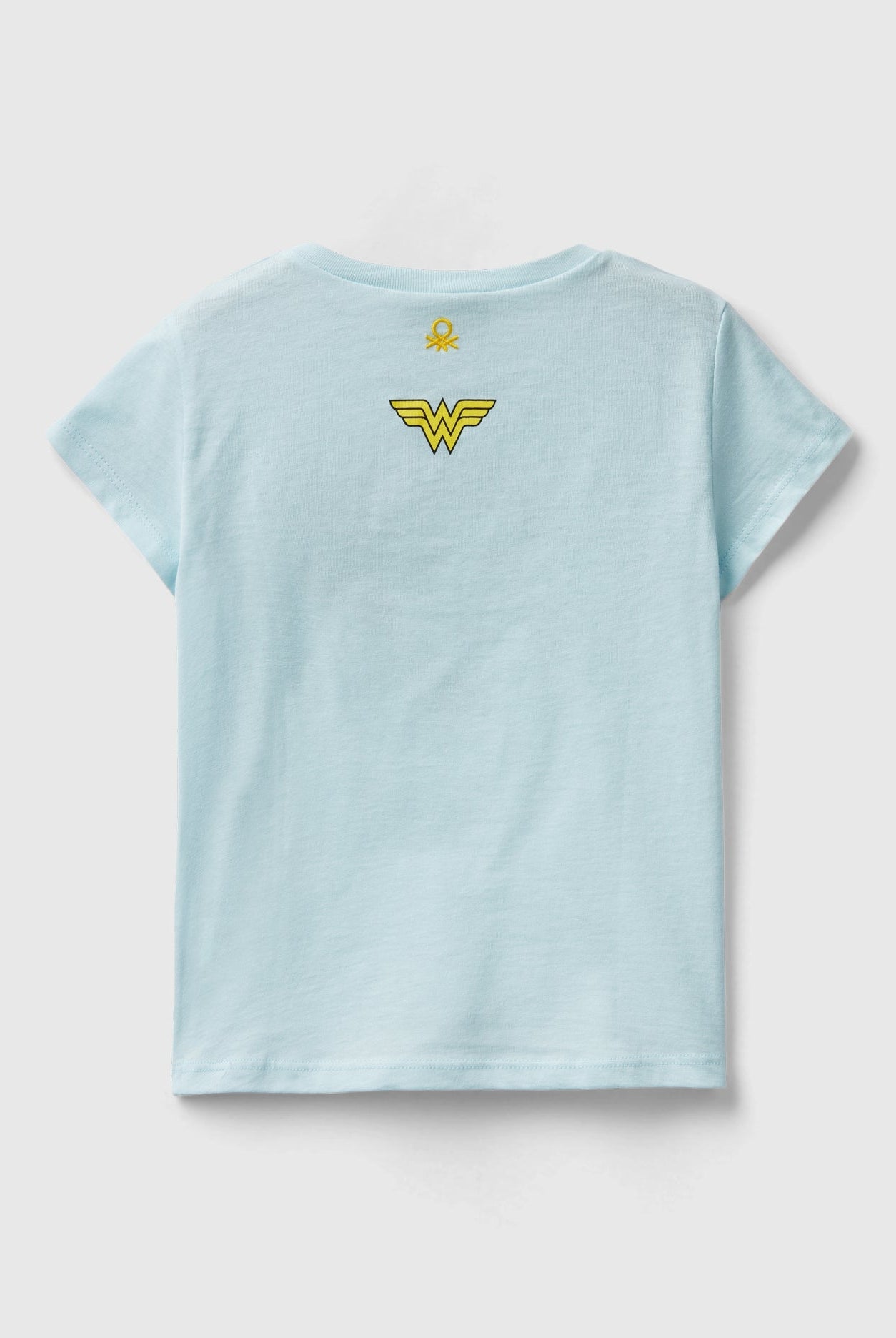 يونايتد كولورز اوف بينيتون تيشرت وندر وومان نص كم بناتي