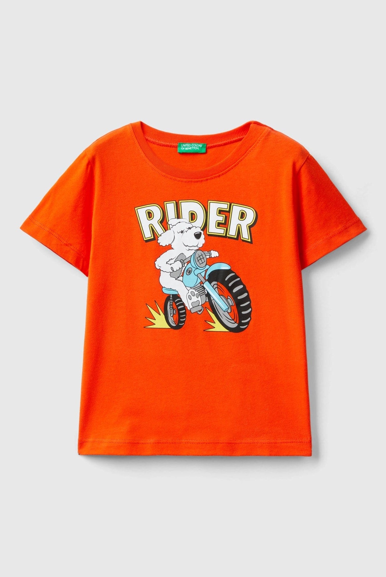 يونايتد كولورز اوف بينيتون تيشيرت بقصة عادية ورقبة دائرية بطباعة ملونة على الواجهة أطفالي