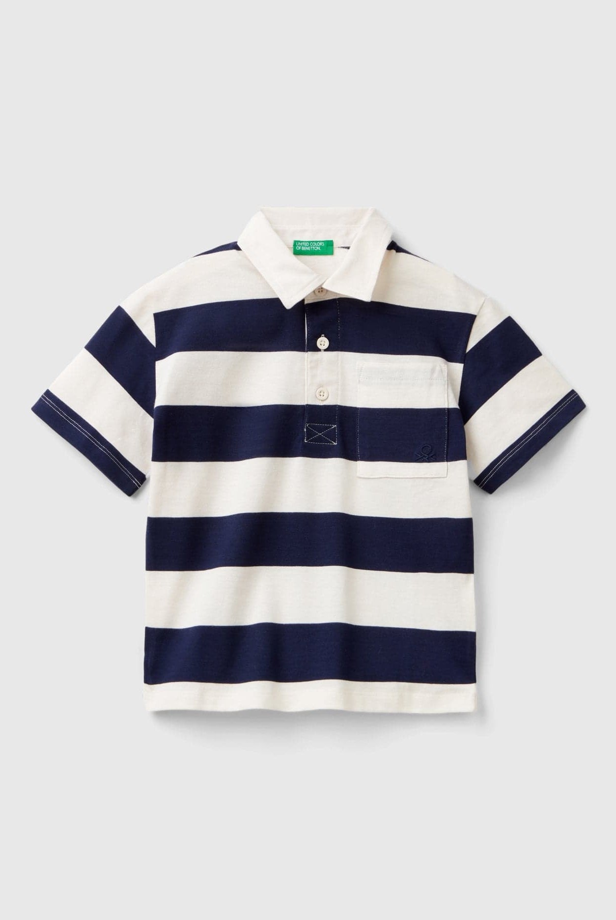 يونايتد كولورز اوف بينيتون تيشيرت اطفال بولو مخطط بالعرض مع تطريز الشعار