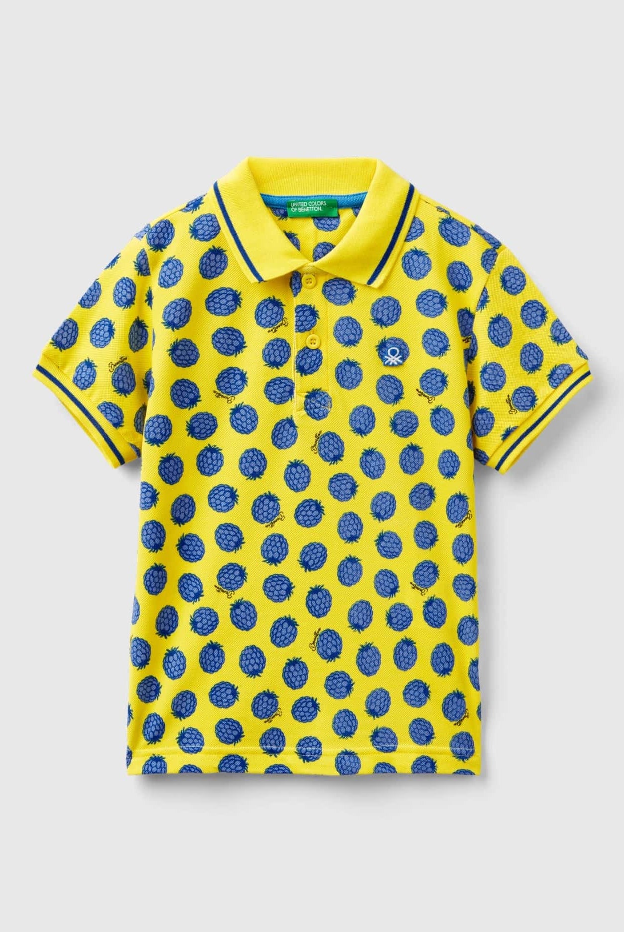 يونايتد كولورز اوف بينيتون تيشيرت بولو مطبوع بنقش مع شعار مطبوع على الصدر الأيسر للأولاد