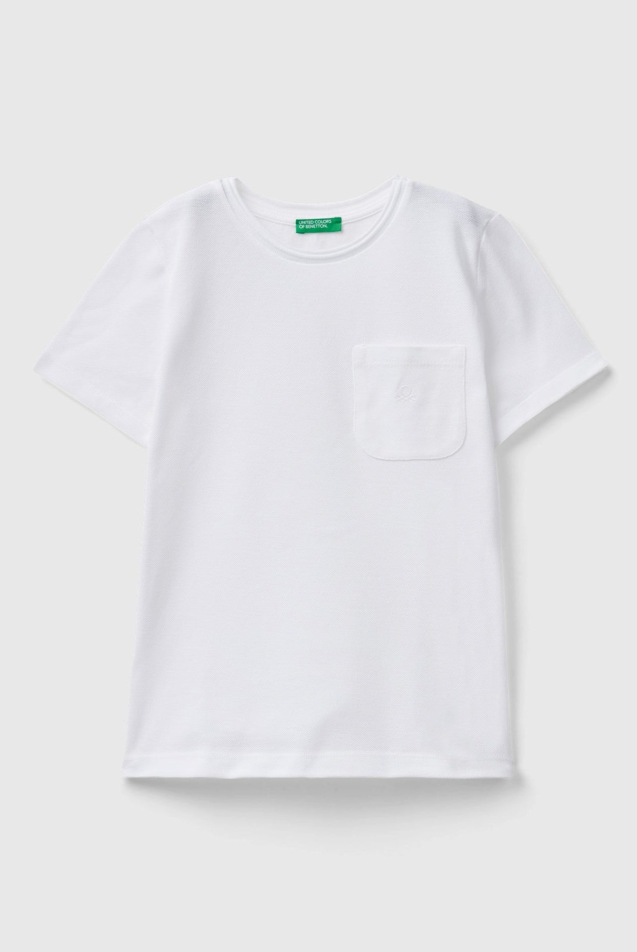 يونايتد كولورز اوف بينيتون تي شيرت اطفالي برقبة دائرية وشعار مطرز بالمقاس العادي