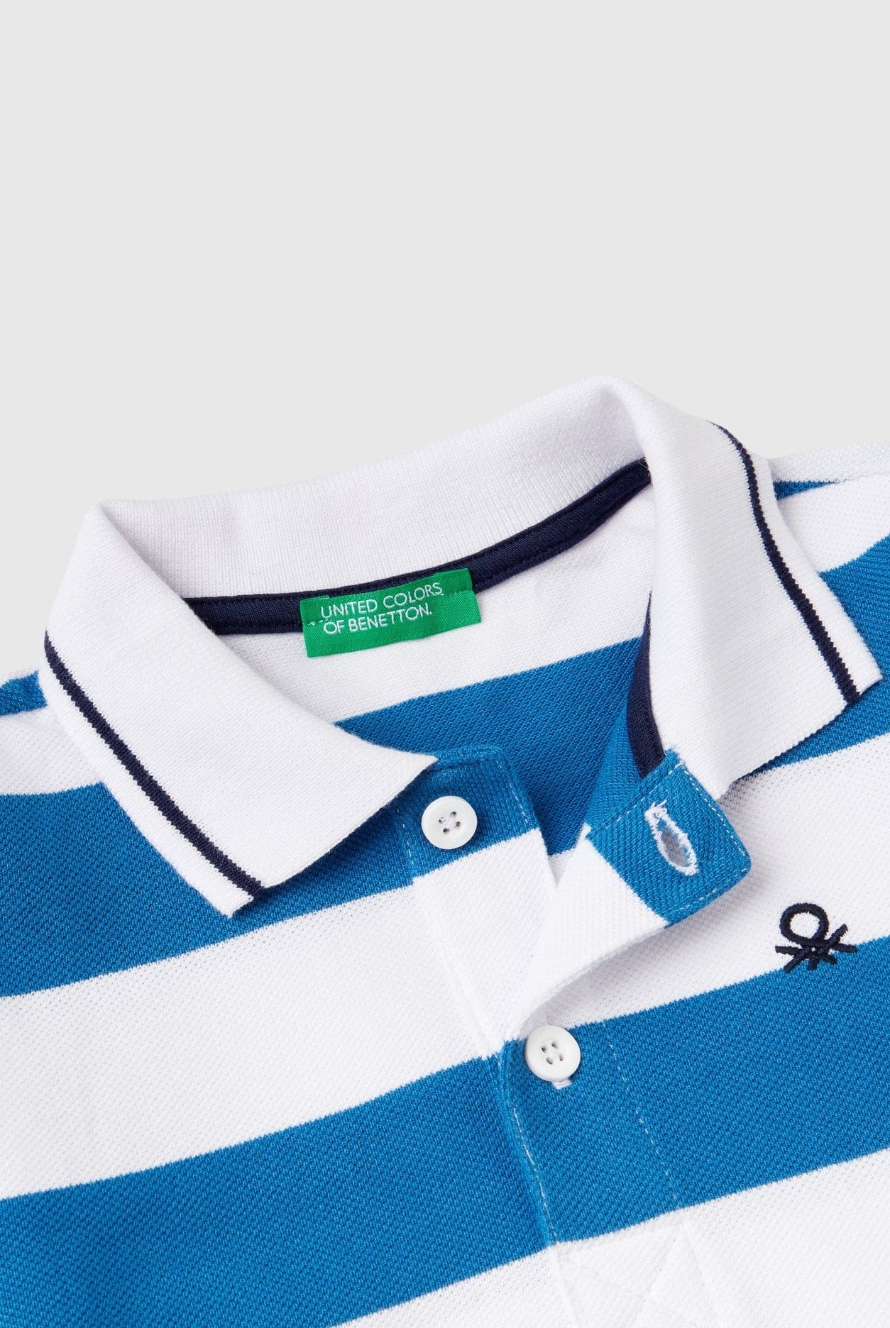 يونايتد كولورز اوف بينيتون قميص بولو بأكمام قصيرة وخطوط أطفالي