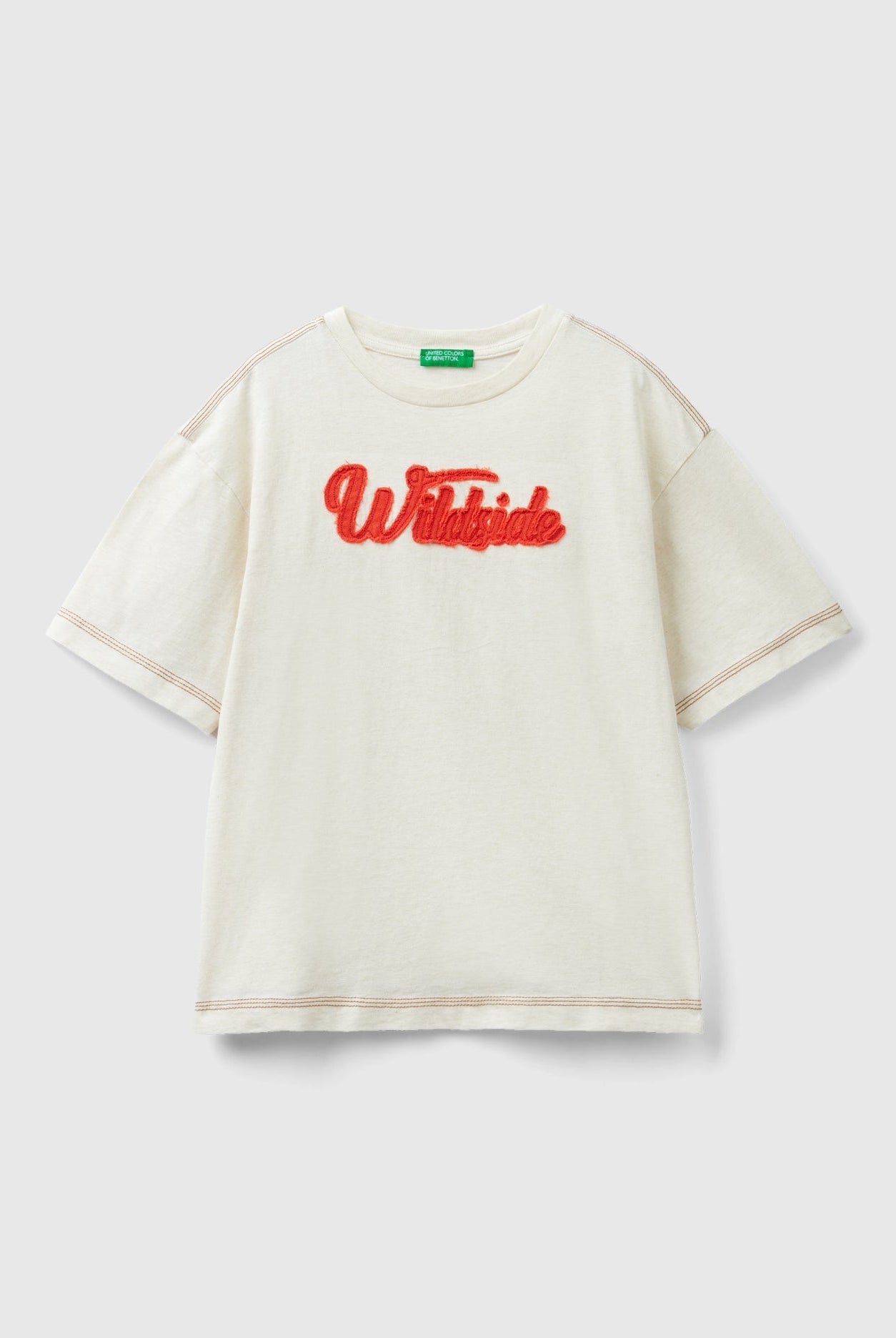 يونايتد كولورز اوف بينيتون تي شيرت بتطريز أمامي نص كم طويل ولادي