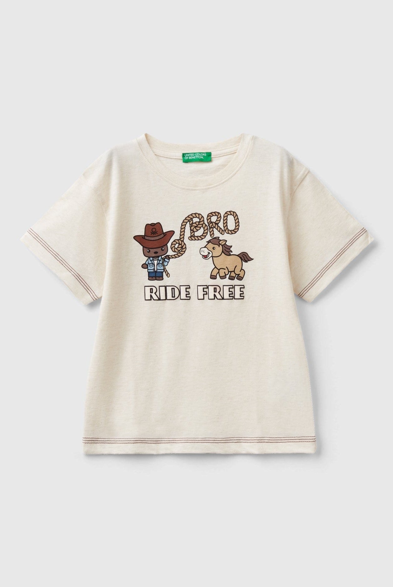 يونايتد كولورز اوف بينيتون تي شيرت بطباعة أمامية نص كم ولادي