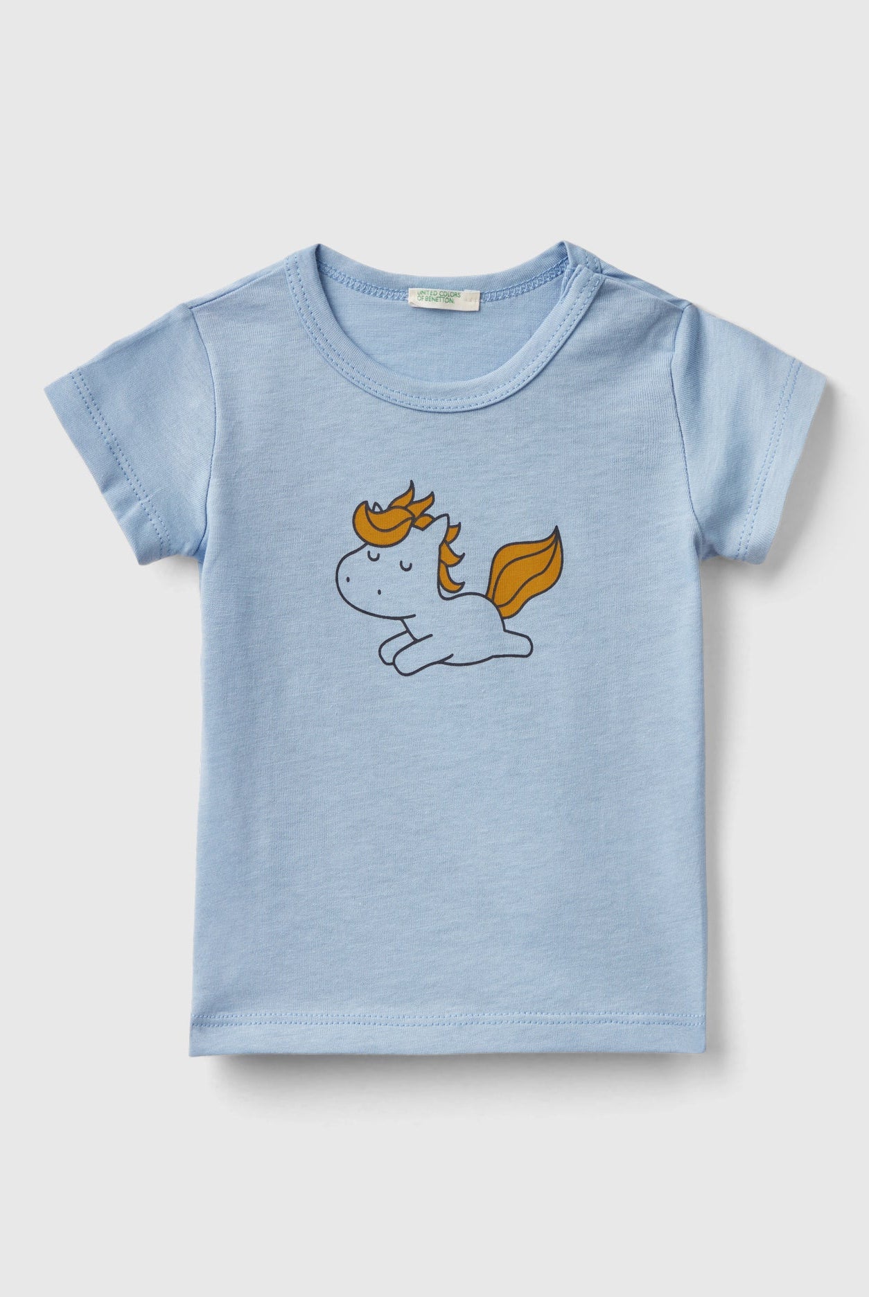 يونايتد كولورز اوف بينيتون تيشيرت برقبة دائرية مع طباعة يونيكورن وأزرار كبس على الأكتاف رضع