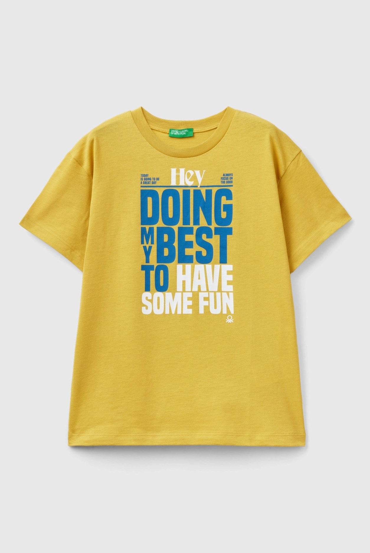 يونايتد كولورز اوف بينيتون تيشيرت برقبة دائرية وطباعة واسعة على الواجهة ولادي