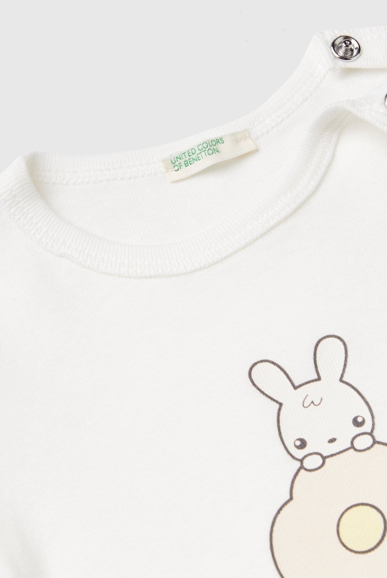 يونايتد كولورز اوف بينيتون تي شيرت من القطن العضوي 100% بطبعة امامية رضع أطفال