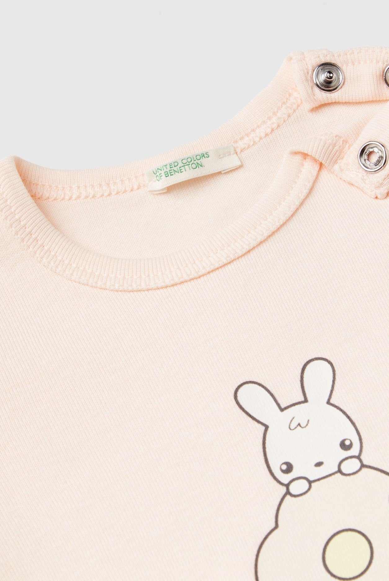 يونايتد كولورز اوف بينيتون تي شيرت من القطن العضوي 100% بطبعة امامية رضع أطفال